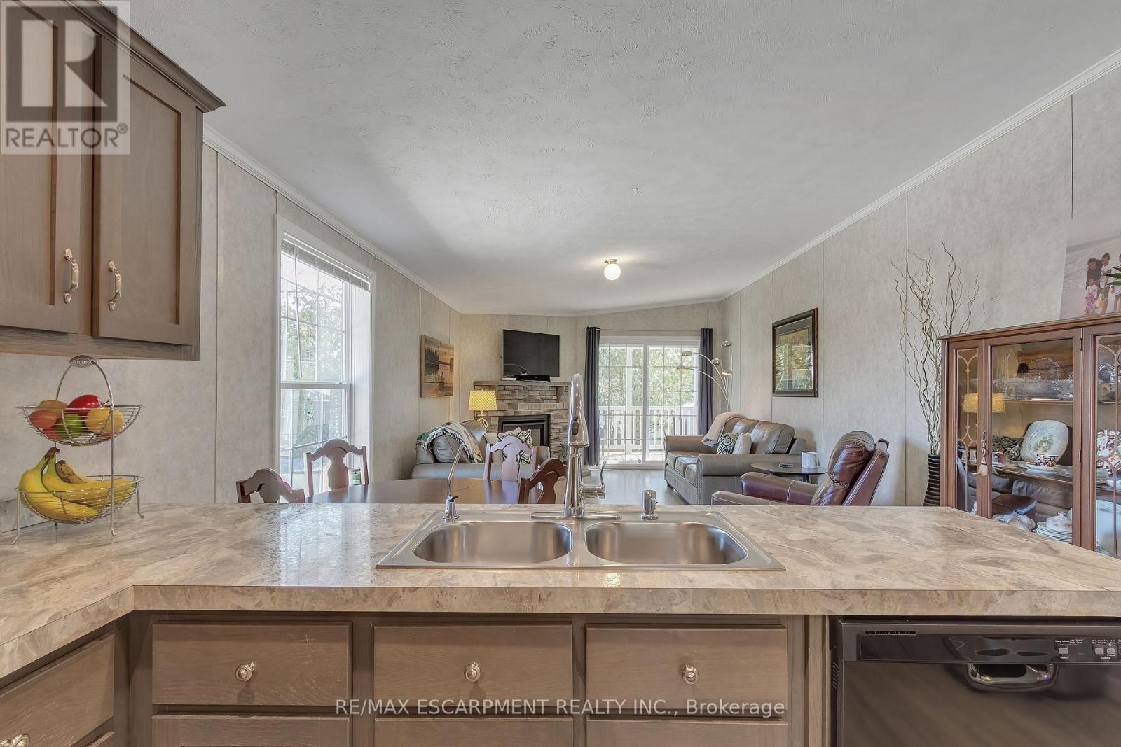 70 Park Lane, Hamilton, Ontario  N0B 2J0 - Photo 15 - X12074892