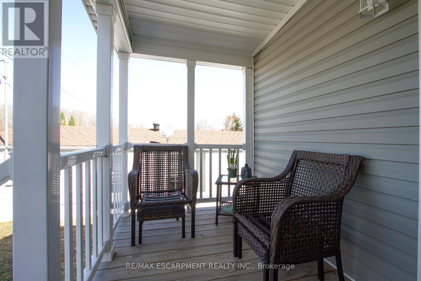 70 Park Lane, Hamilton, Ontario  N0B 2J0 - Photo 5 - X12074892