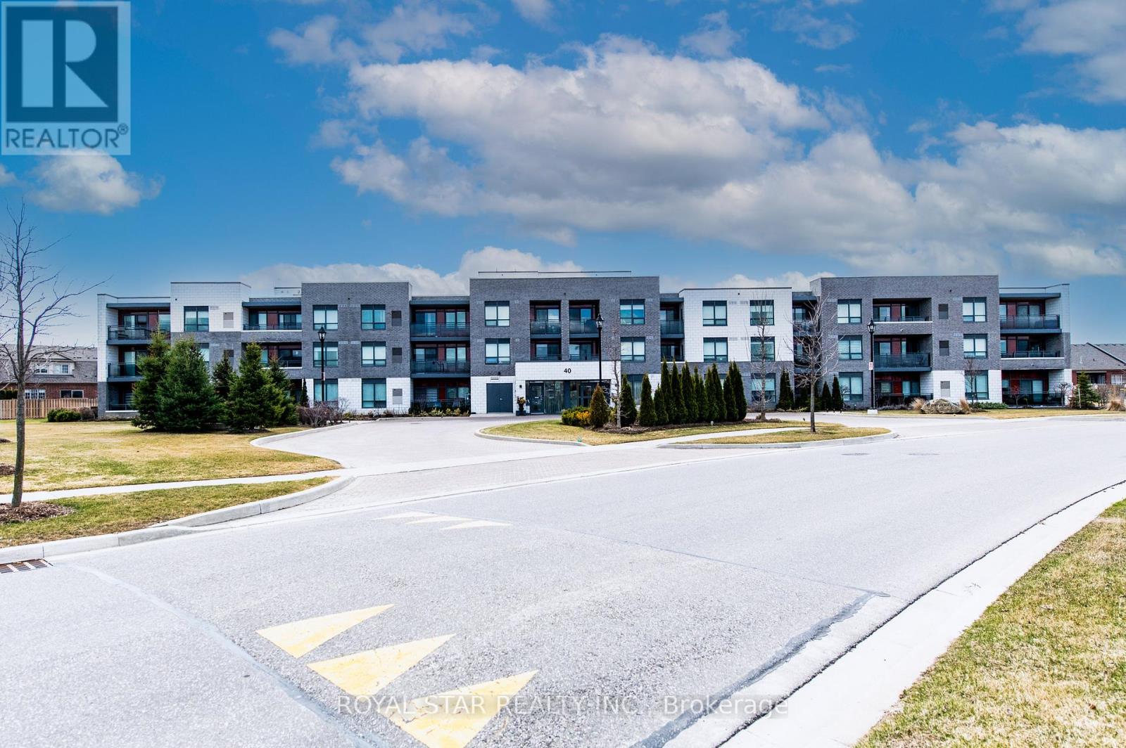 Property at 303 - 40 VIA ROSEDALE image 1