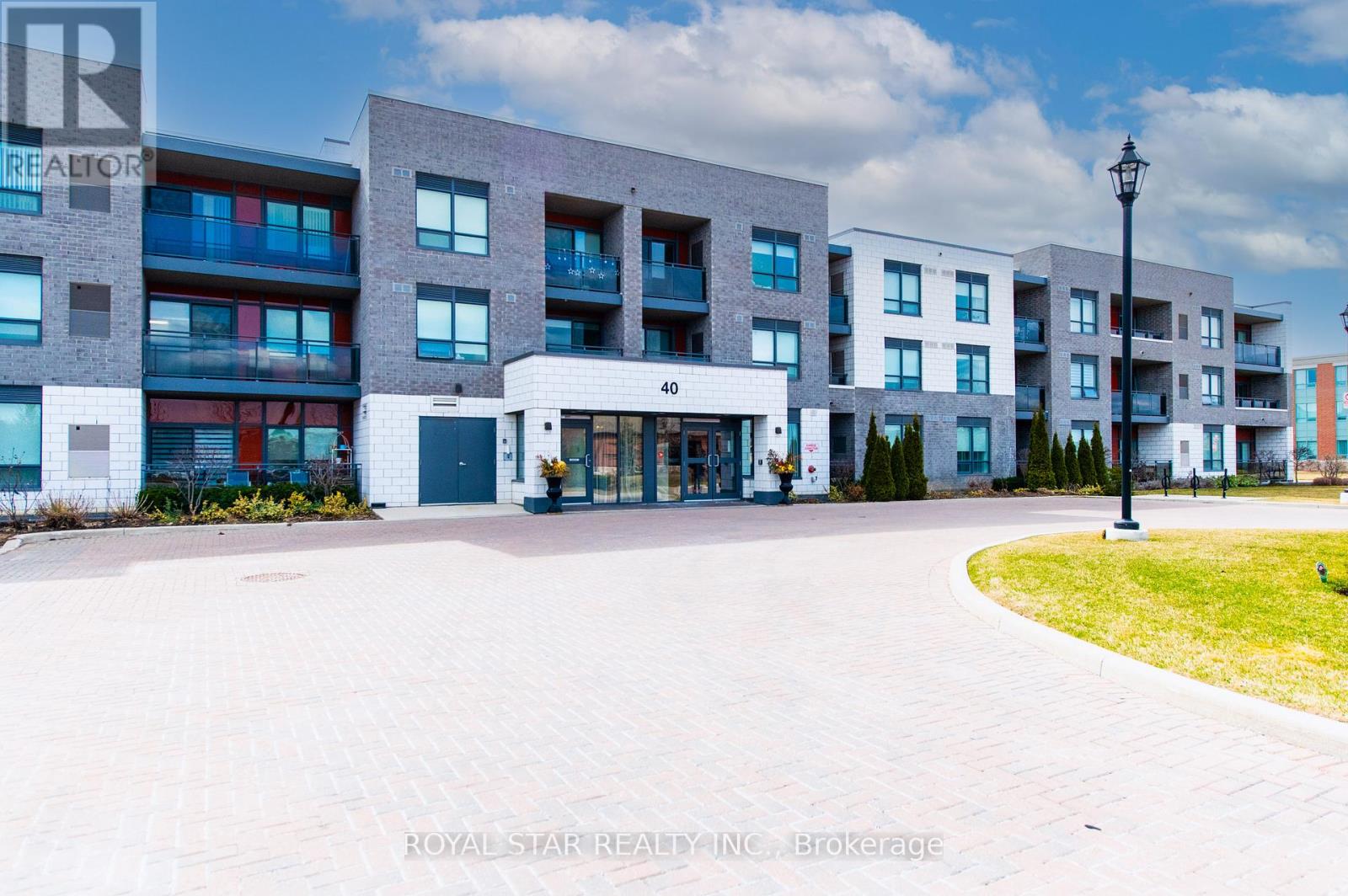 Property at 303 - 40 VIA ROSEDALE image 3