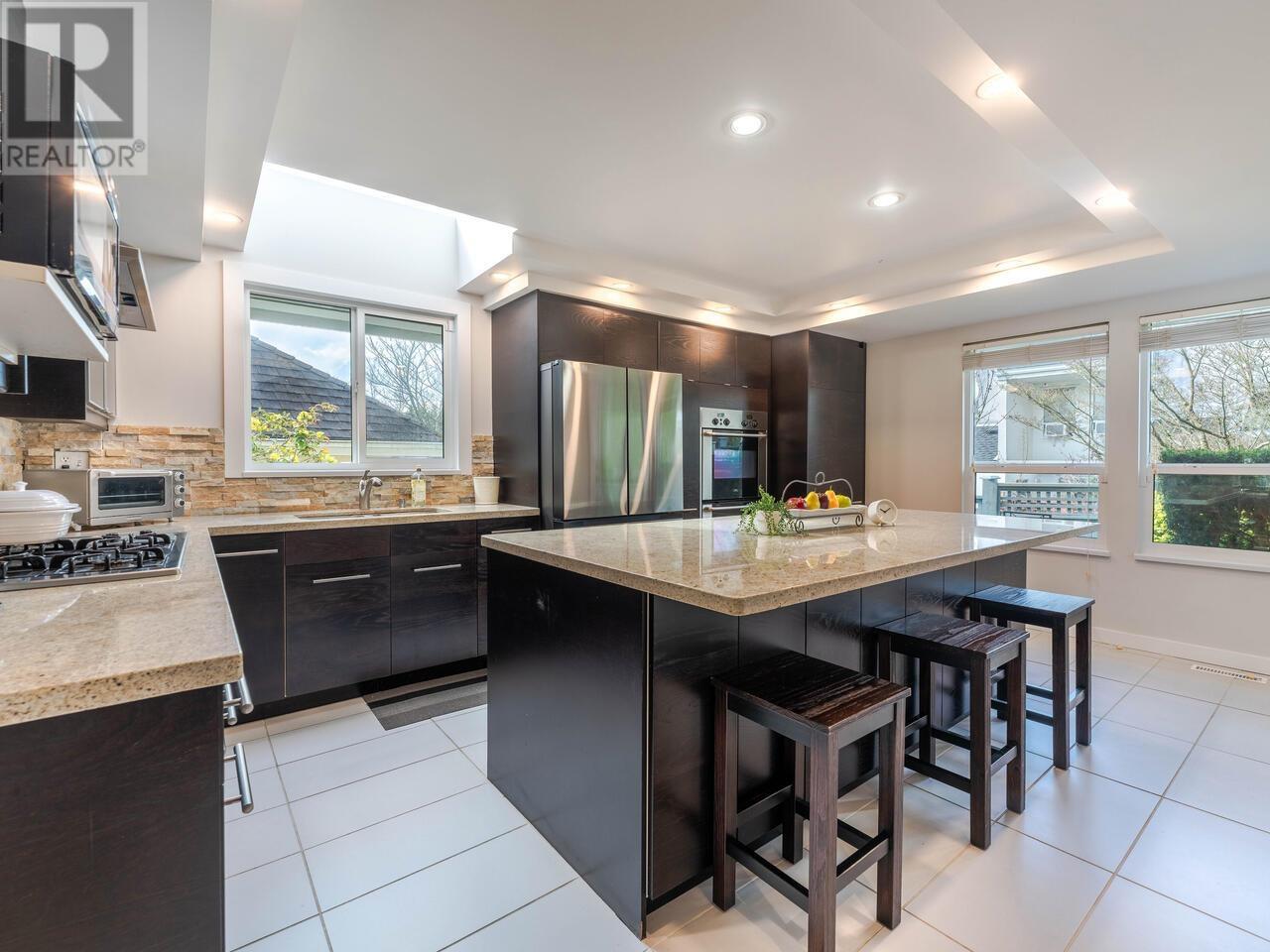 8459 Portside Court, Vancouver, British Columbia  V5P 4V4 - Photo 2 - R2988887
