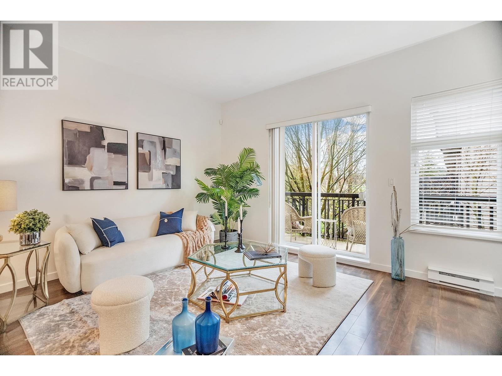 723 Premier Street, North Vancouver, British Columbia  V7J 0A5 - Photo 2 - R2988455