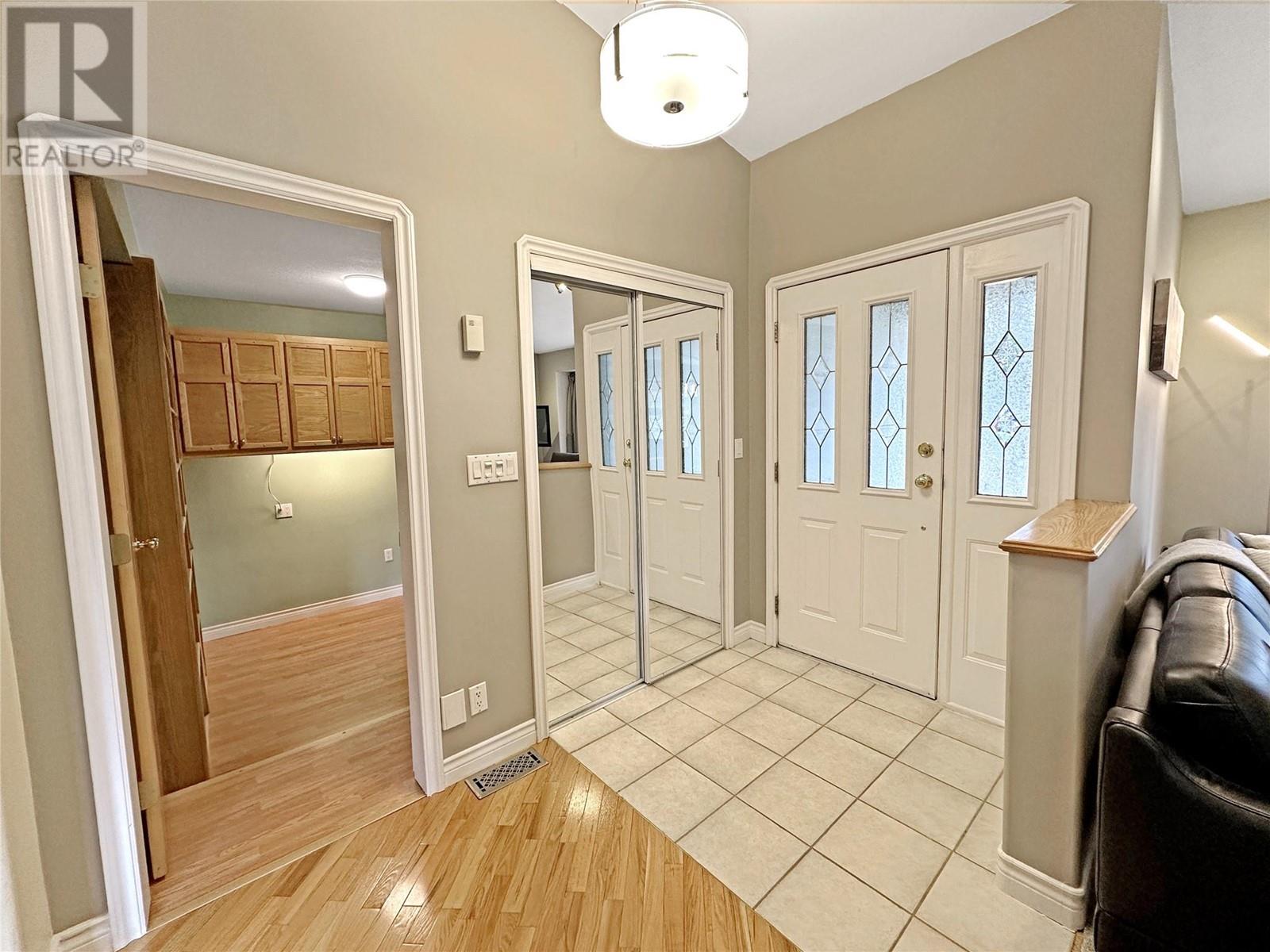 Property at 117 DEERVIEW Crescent image 2