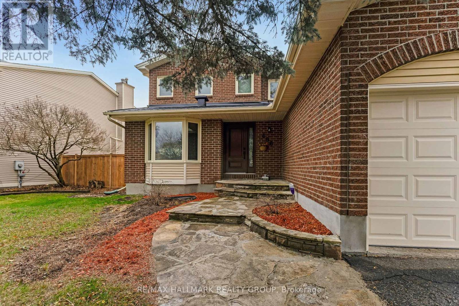 Property at 496 HARROWSMITH WAY image 2