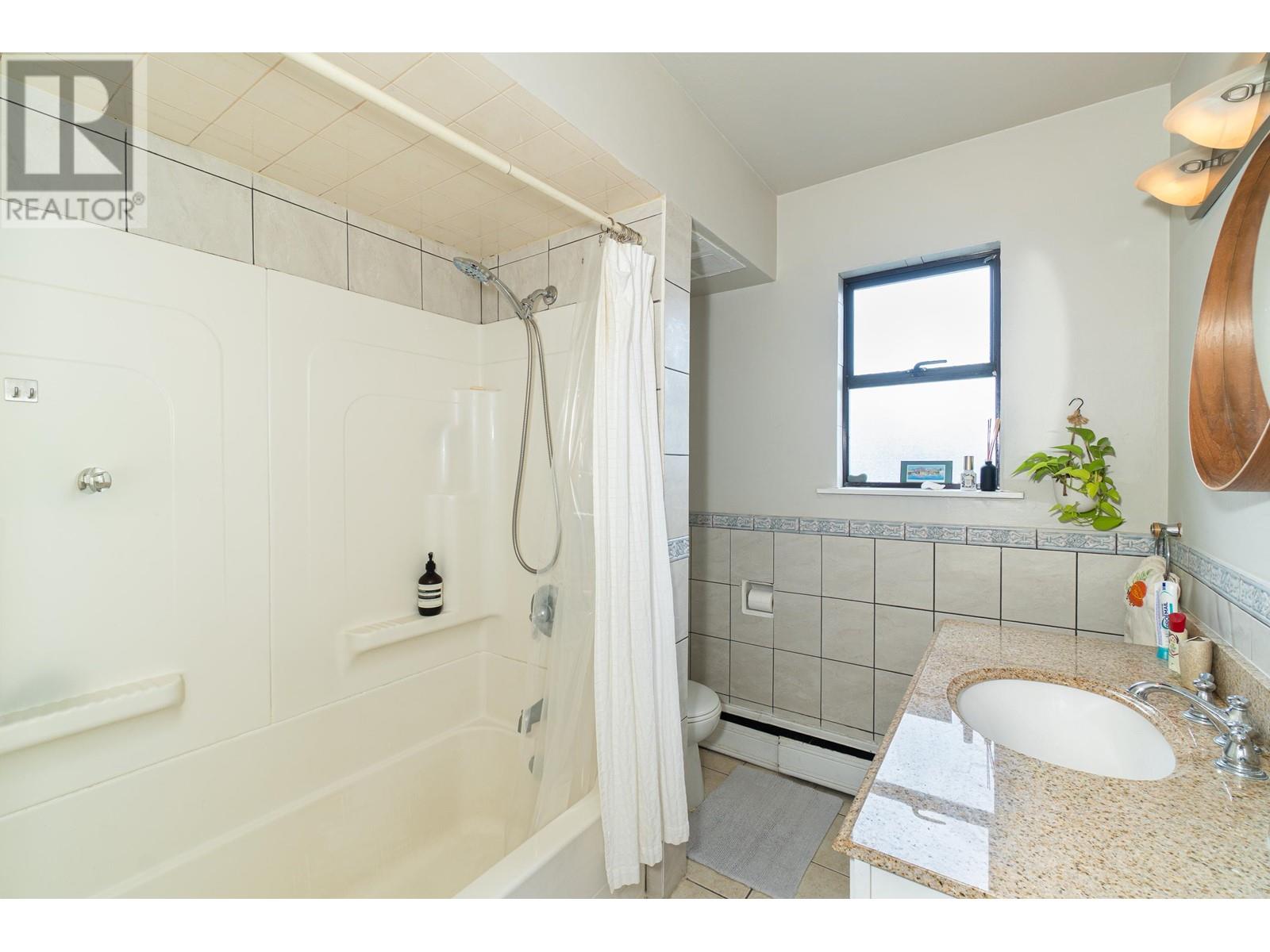 6391 Beatrice Street, Vancouver, British Columbia  V5P 3R5 - Photo 13 - R2987201