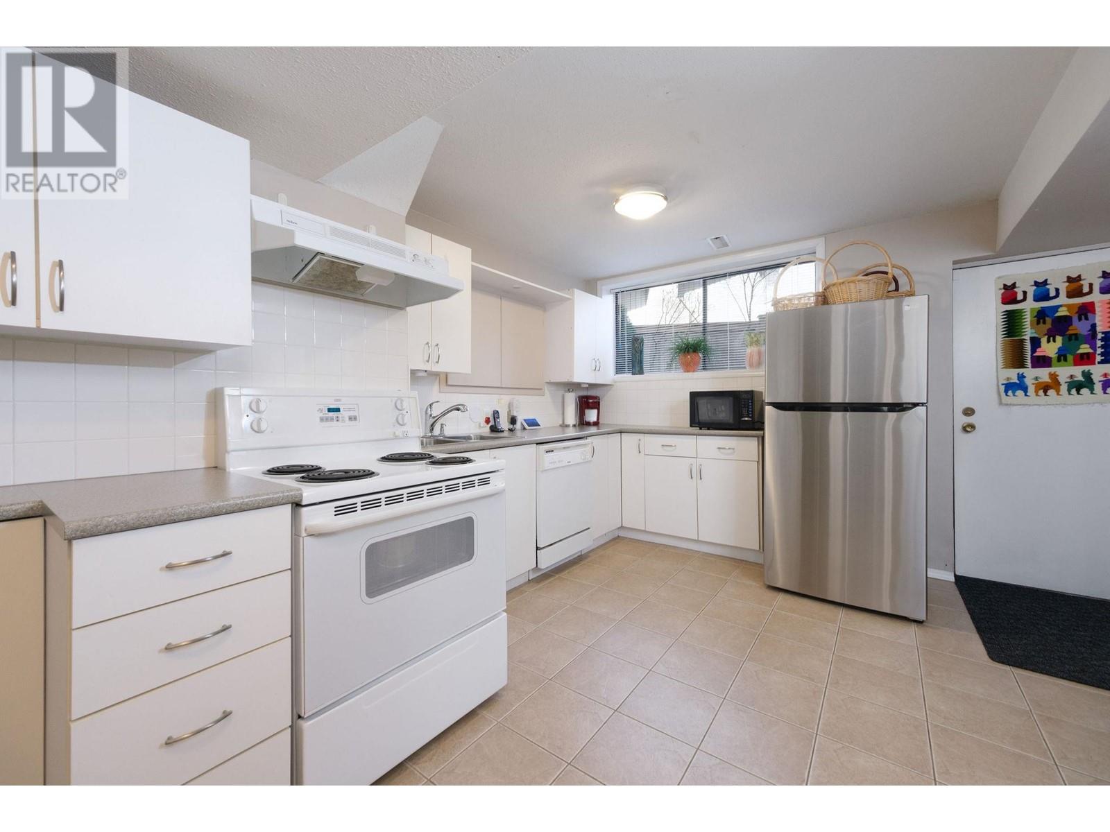 7650 Berkley Street, Burnaby, British Columbia  V5E 4A7 - Photo 28 - R2988792