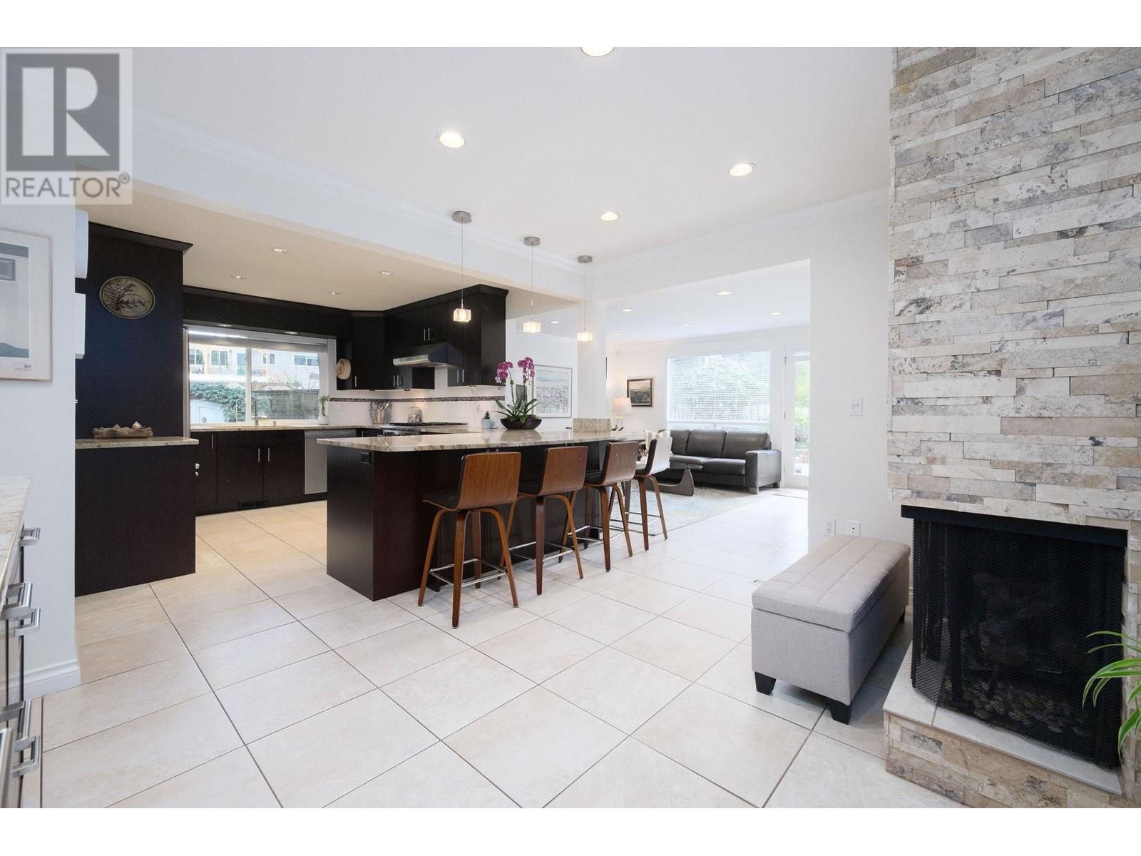 7650 Berkley Street, Burnaby, British Columbia  V5E 4A7 - Photo 8 - R2988792