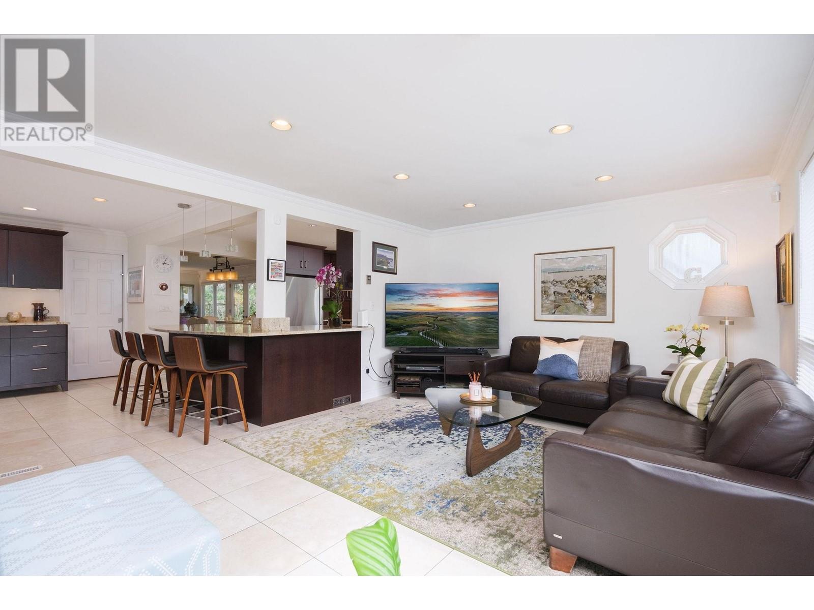 7650 Berkley Street, Burnaby, British Columbia  V5E 4A7 - Photo 10 - R2988792