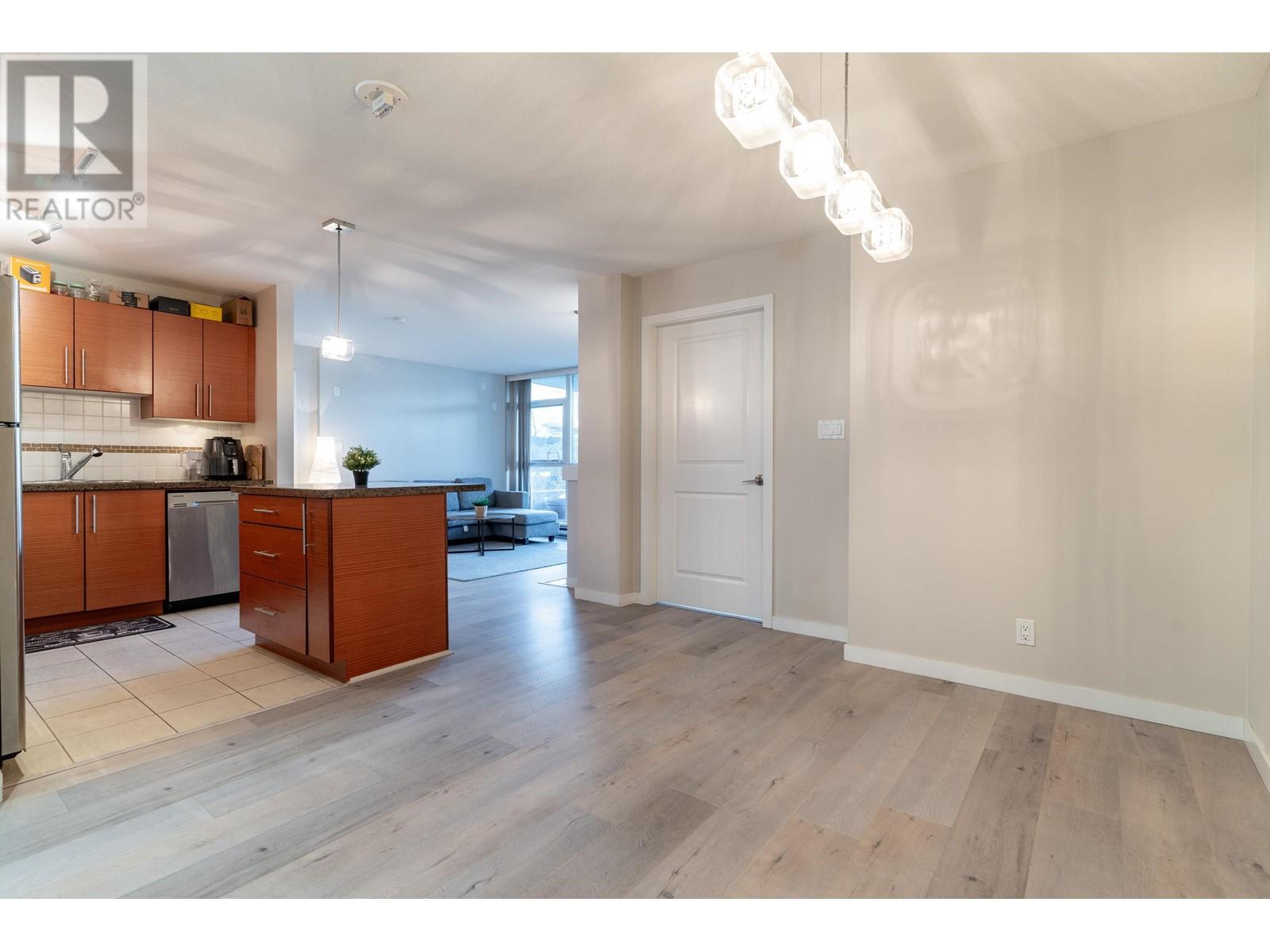 401 5611 Goring Street, Burnaby, British Columbia  V5B 0A8 - Photo 6 - R2988571