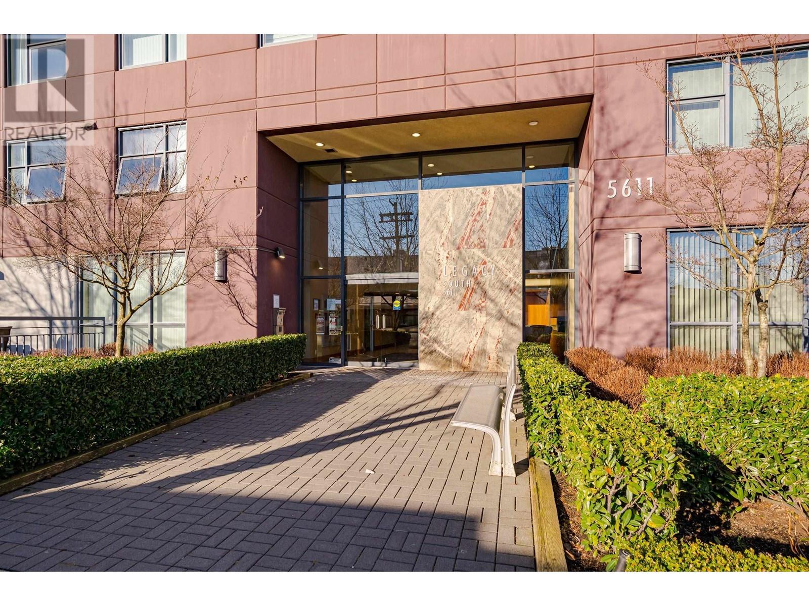 401 5611 Goring Street, Burnaby, British Columbia  V5B 0A8 - Photo 3 - R2988571