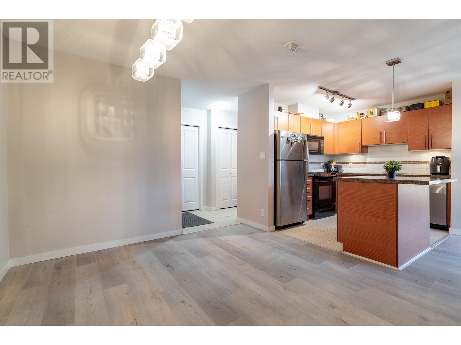 401 5611 Goring Street, Burnaby, British Columbia  V5B 0A8 - Photo 7 - R2988571