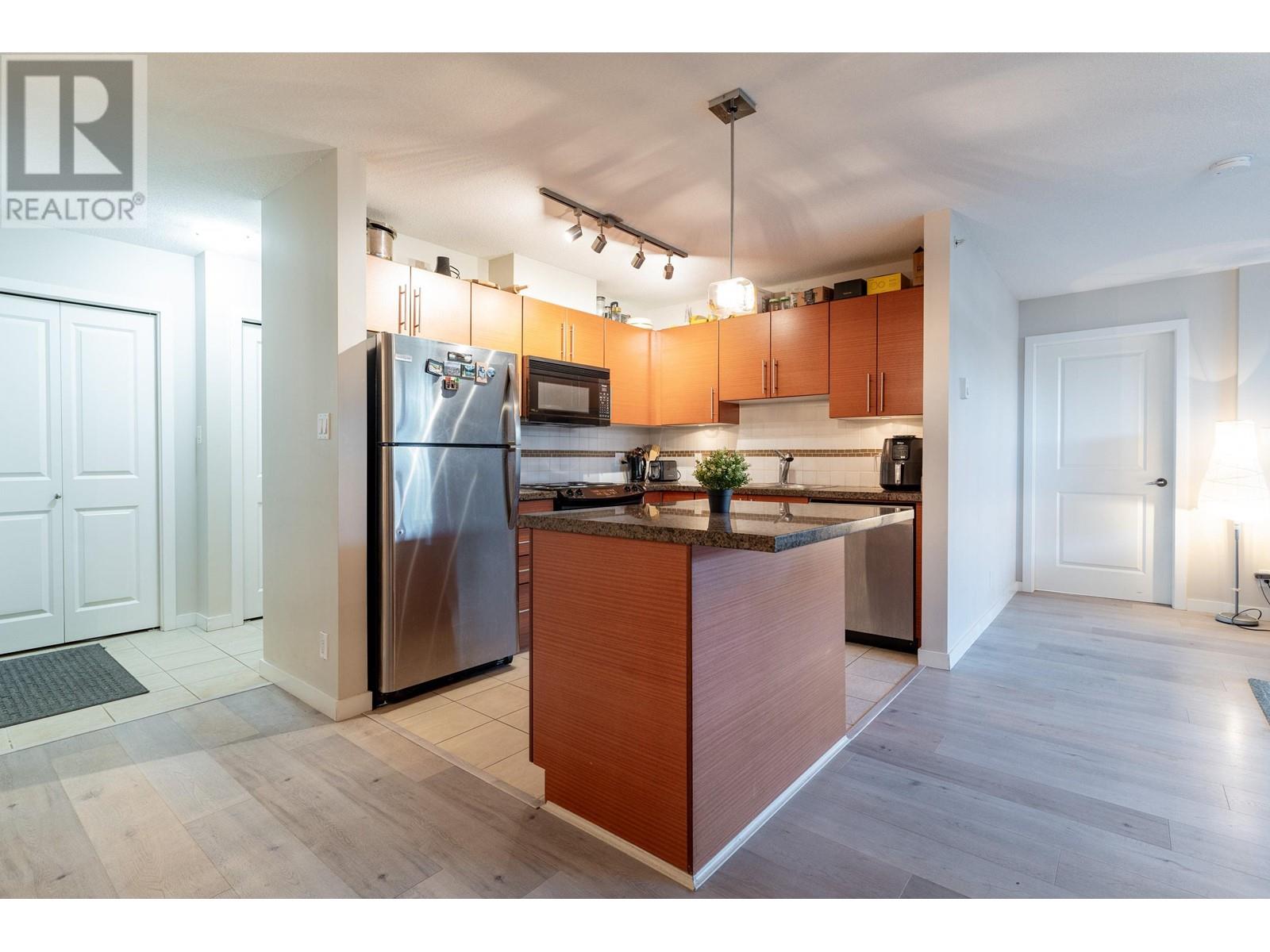 401 5611 Goring Street, Burnaby, British Columbia  V5B 0A8 - Photo 10 - R2988571