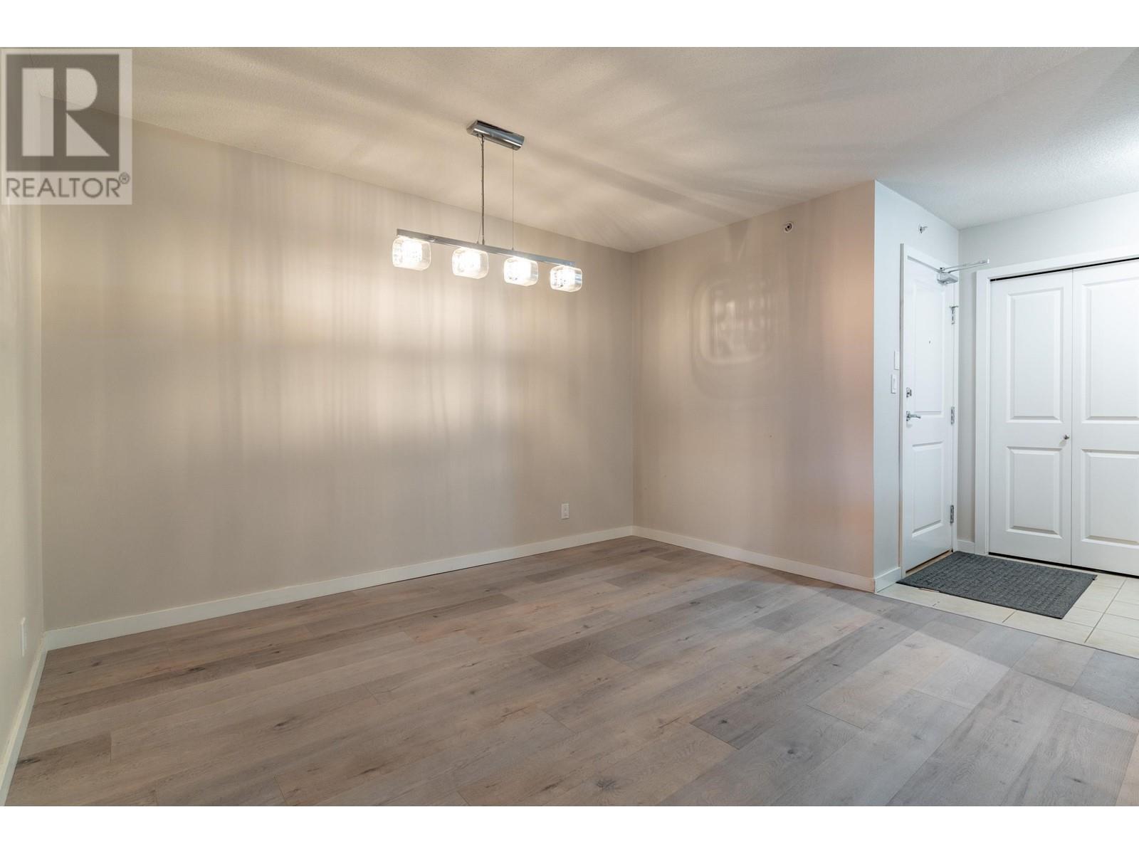 401 5611 Goring Street, Burnaby, British Columbia  V5B 0A8 - Photo 8 - R2988571