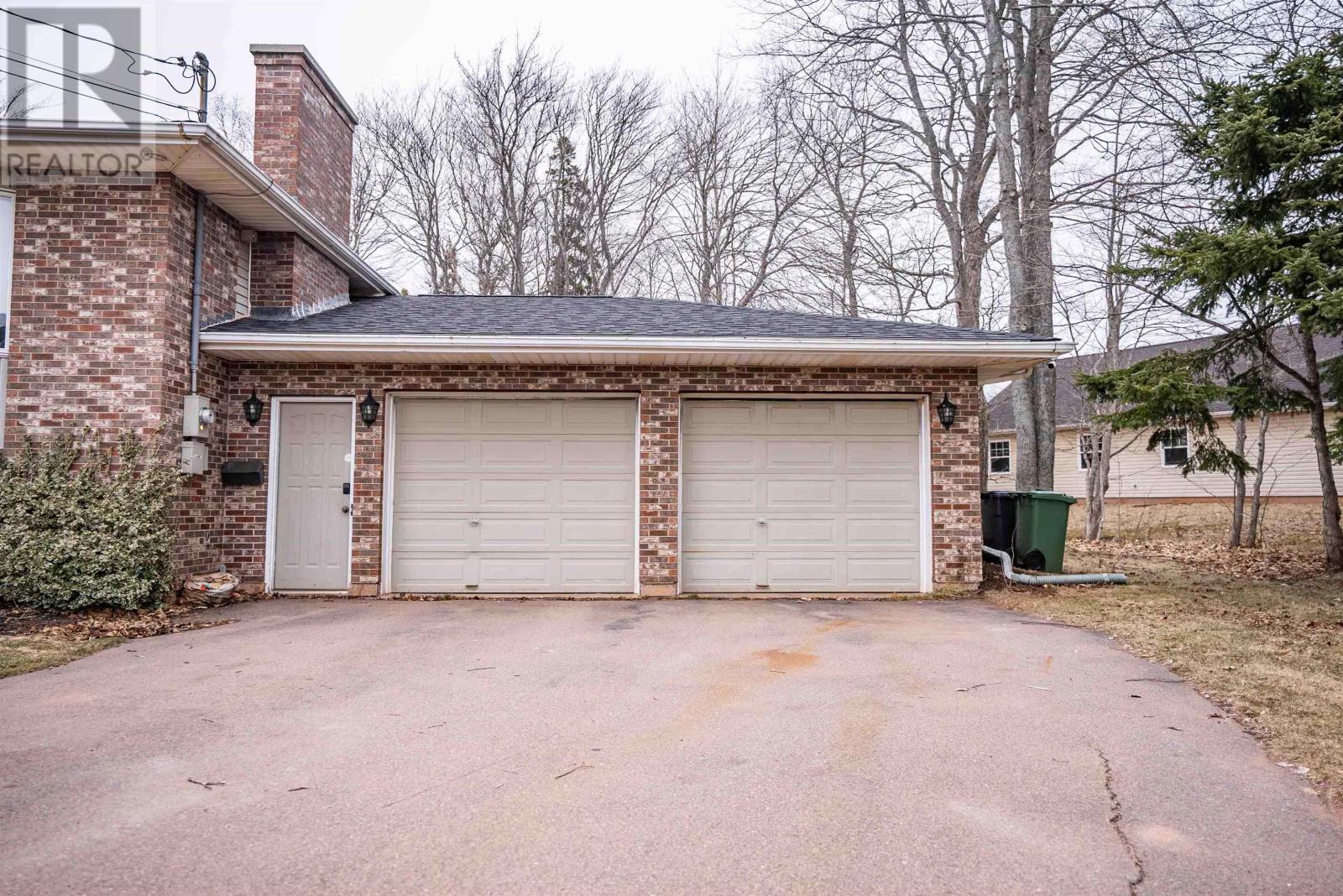 Property at 202 Cousins Court image 4