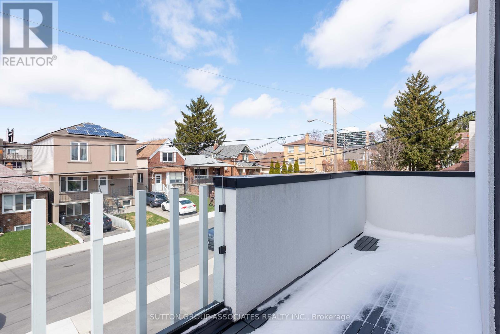 33 Lanark Avenue, Toronto, Ontario  M6C 2B5 - Photo 13 - C12075051