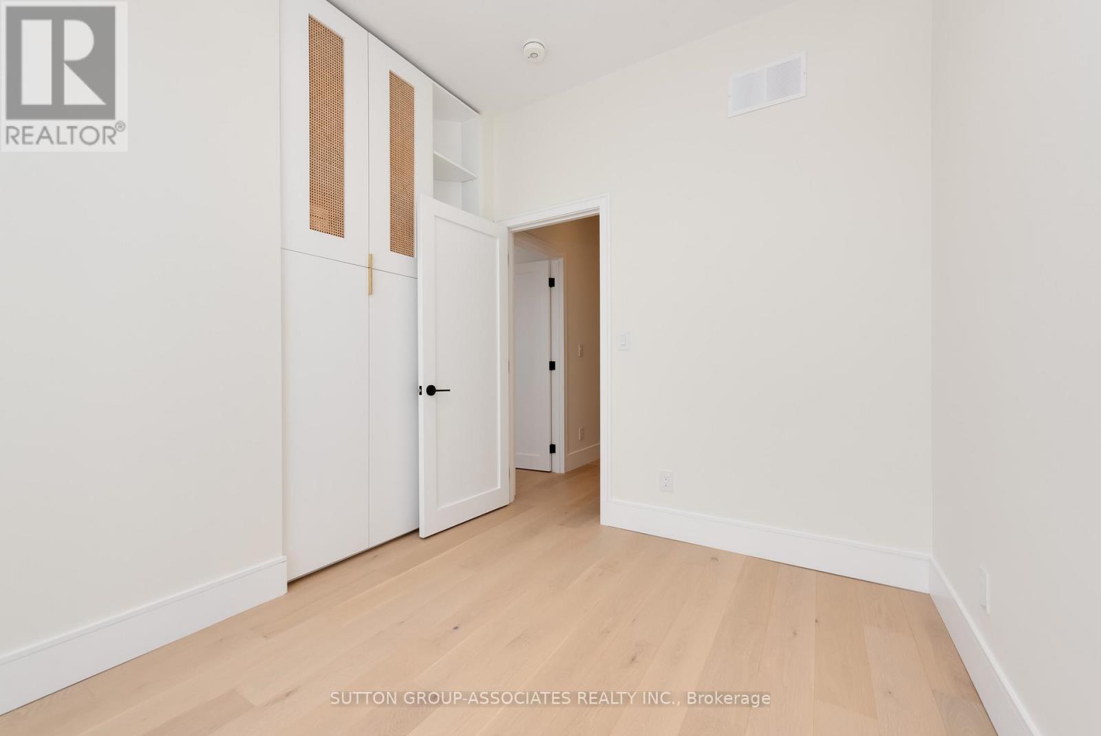 33 Lanark Avenue, Toronto, Ontario  M6C 2B5 - Photo 19 - C12075051