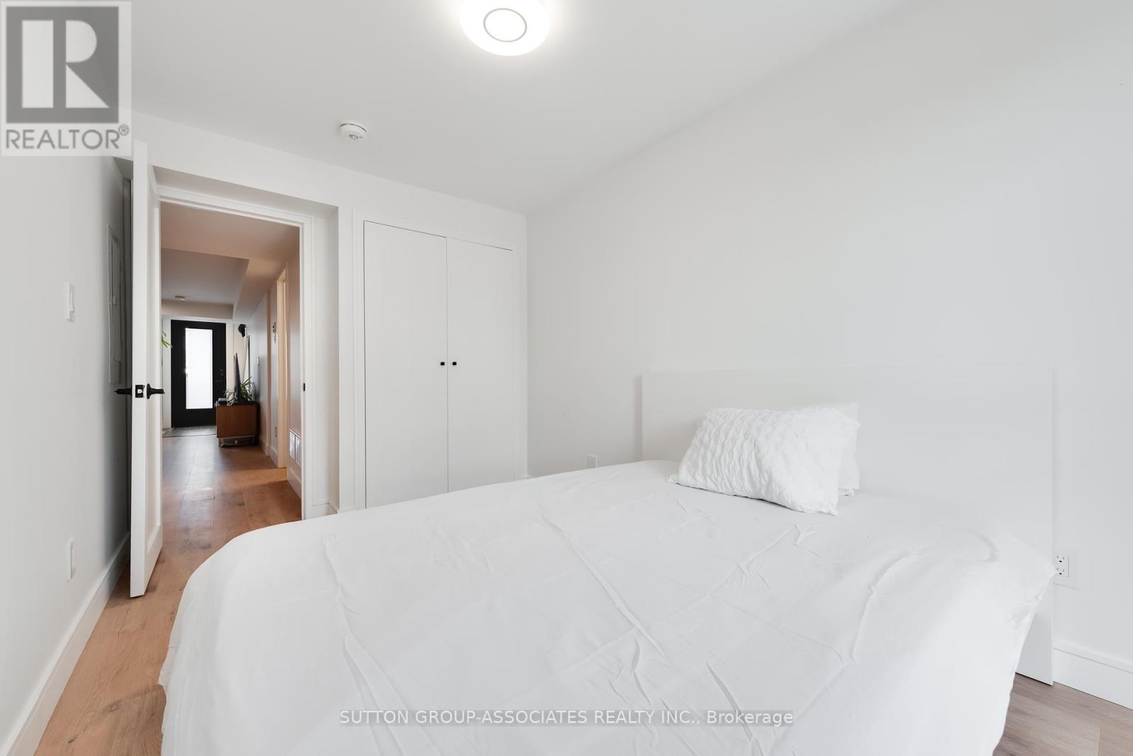 33 Lanark Avenue, Toronto, Ontario  M6C 2B5 - Photo 31 - C12075051