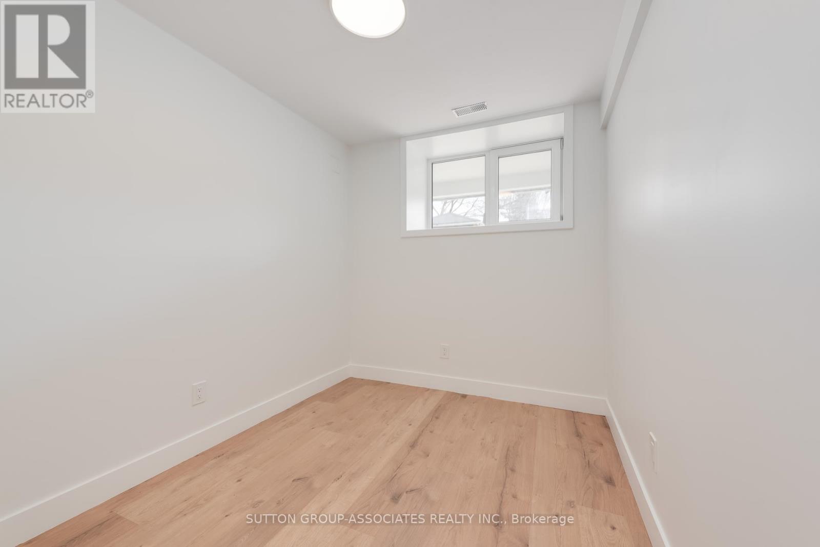 33 Lanark Avenue, Toronto, Ontario  M6C 2B5 - Photo 41 - C12075051