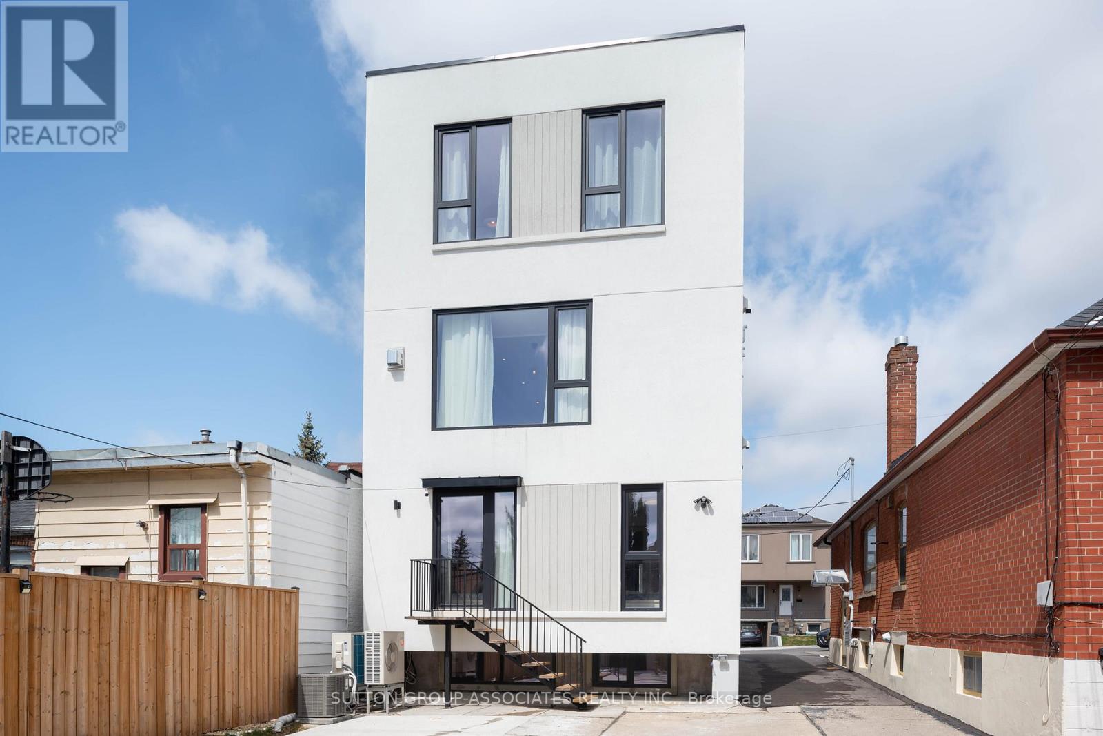 33 Lanark Avenue, Toronto, Ontario  M6C 2B5 - Photo 43 - C12075051