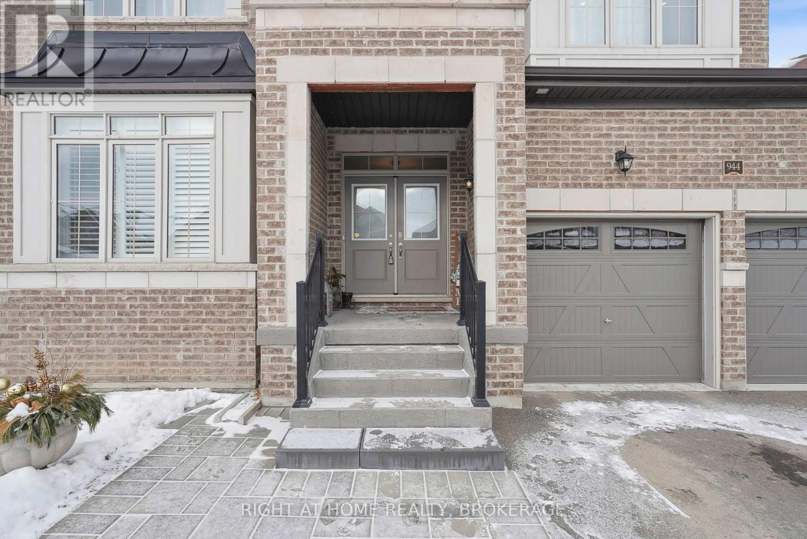 Property at 944 LARTER STREET image 3