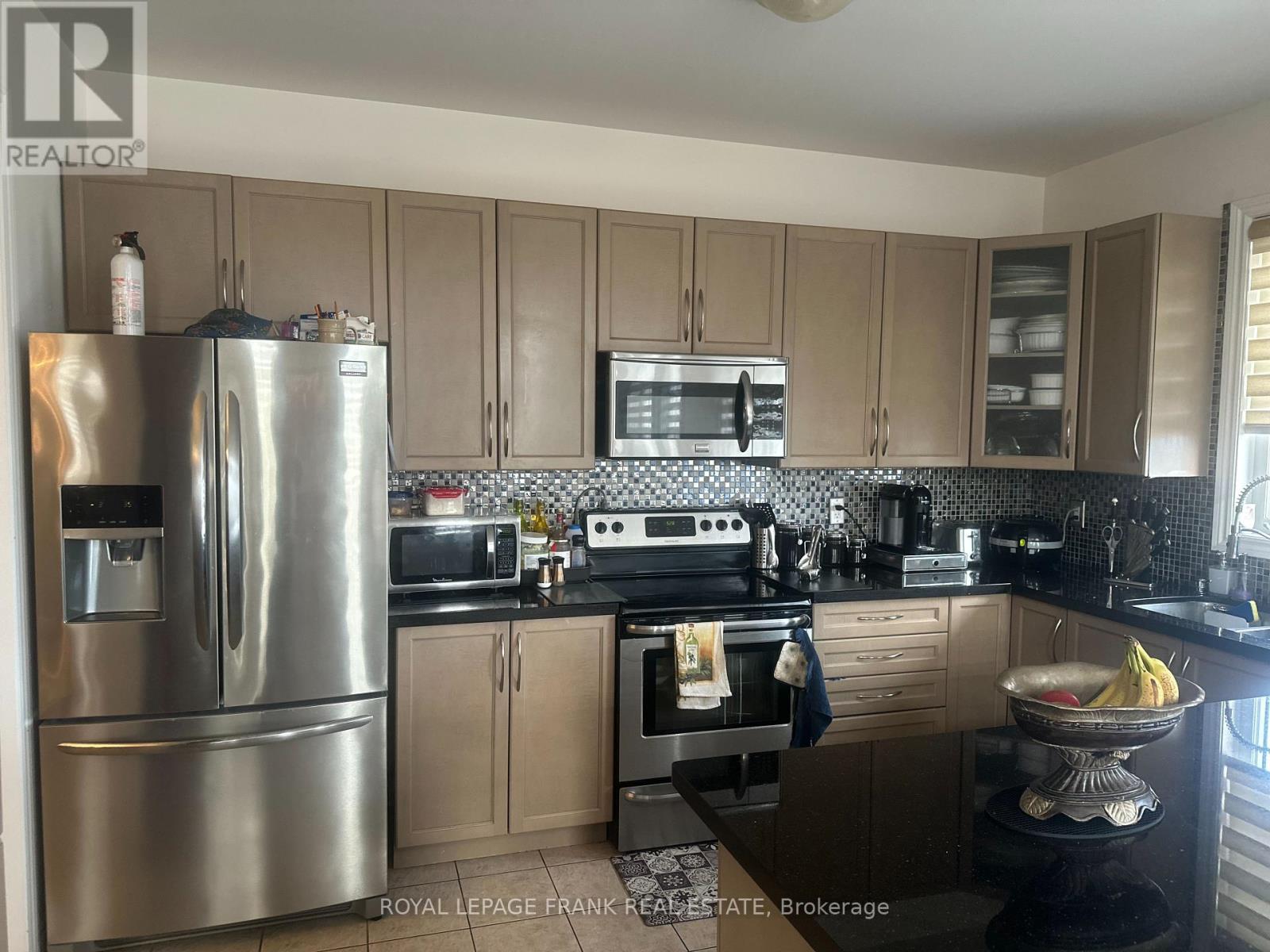 Main & Upper - 130 Sumersford Drive, Clarington, Ontario  L1C 3K7 - Photo 6 - E12075133