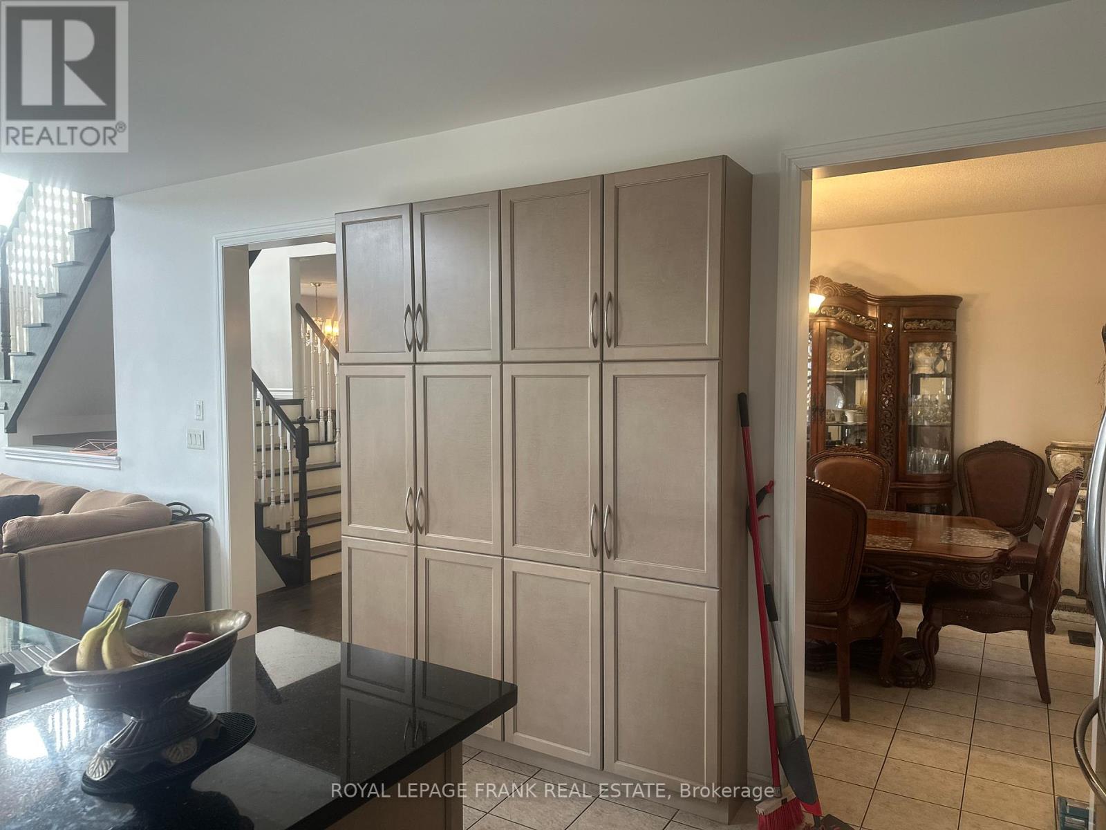 Main & Upper - 130 Sumersford Drive, Clarington, Ontario  L1C 3K7 - Photo 7 - E12075133