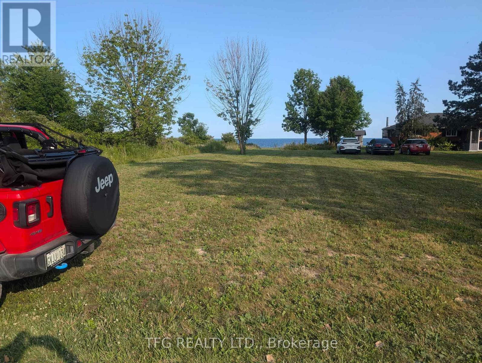 888 Hiawatha Beach, Chatham-Kent, Ontario  N0P 2P0 - Photo 6 - X12075273