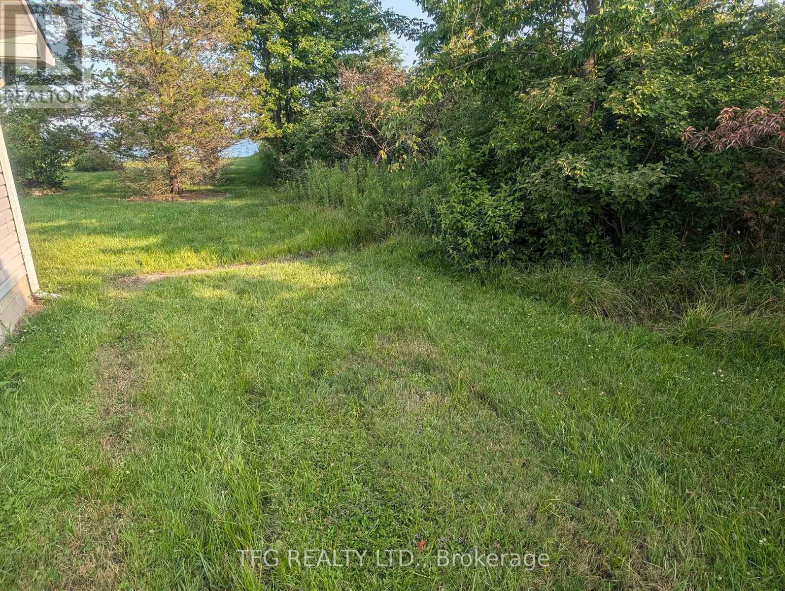 888 Hiawatha Beach, Chatham-Kent, Ontario  N0P 2P0 - Photo 8 - X12075273