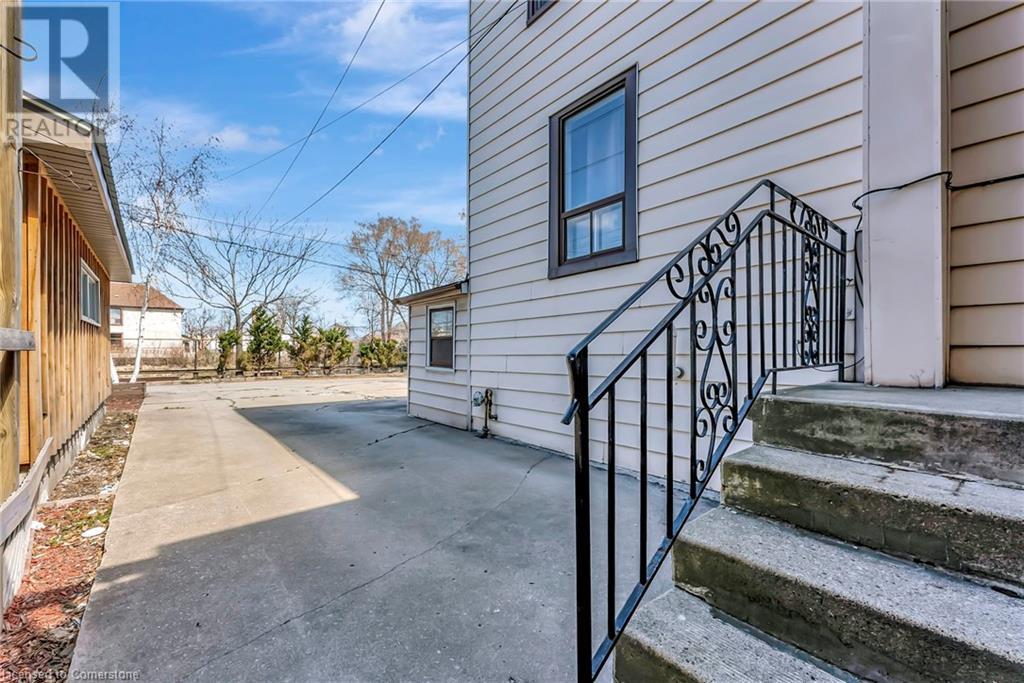 893 Barton Street E, Hamilton, Ontario  L8L 3B8 - Photo 33 - 40713673