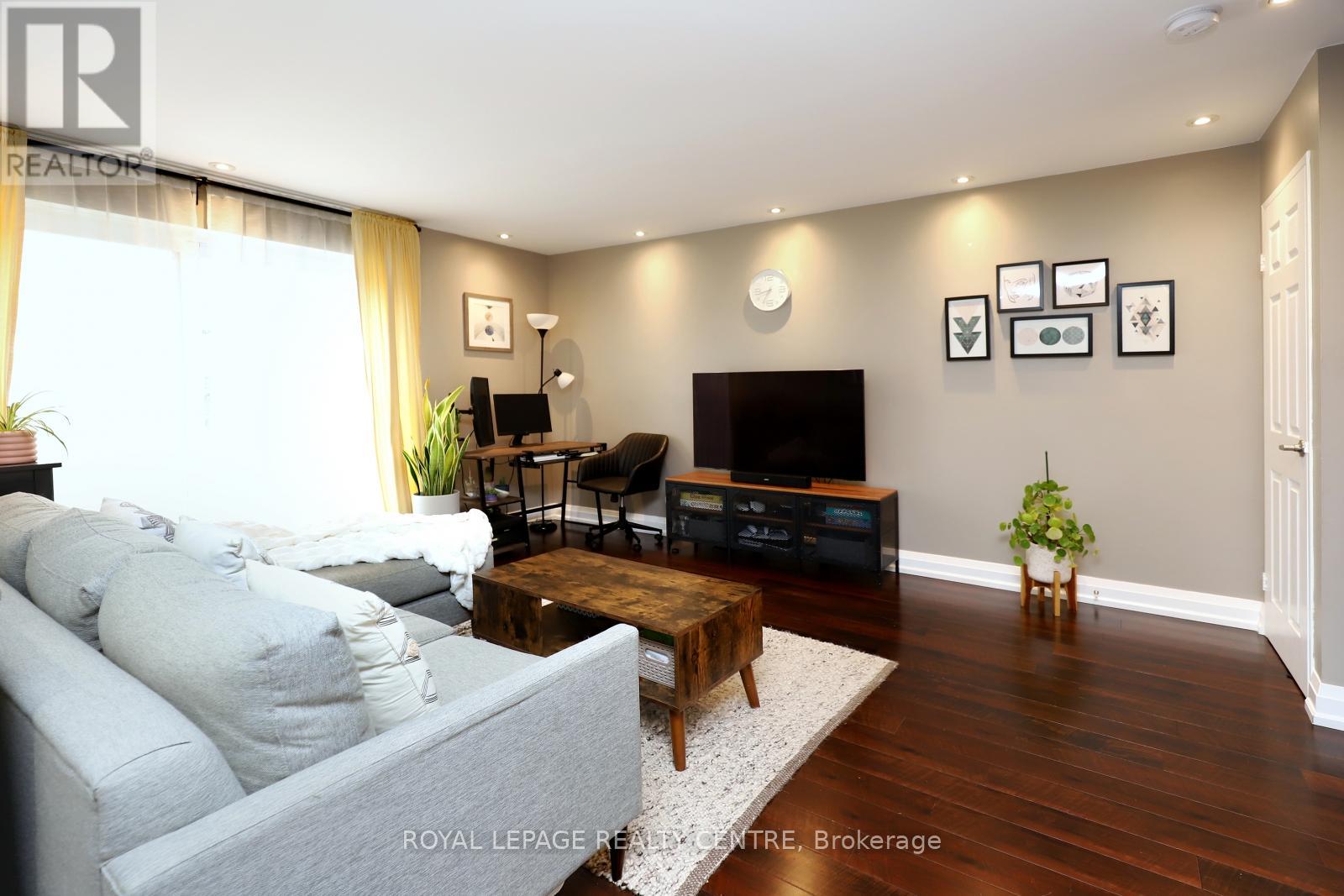 Property at 345 - 3055 TOMKEN ROAD image 4