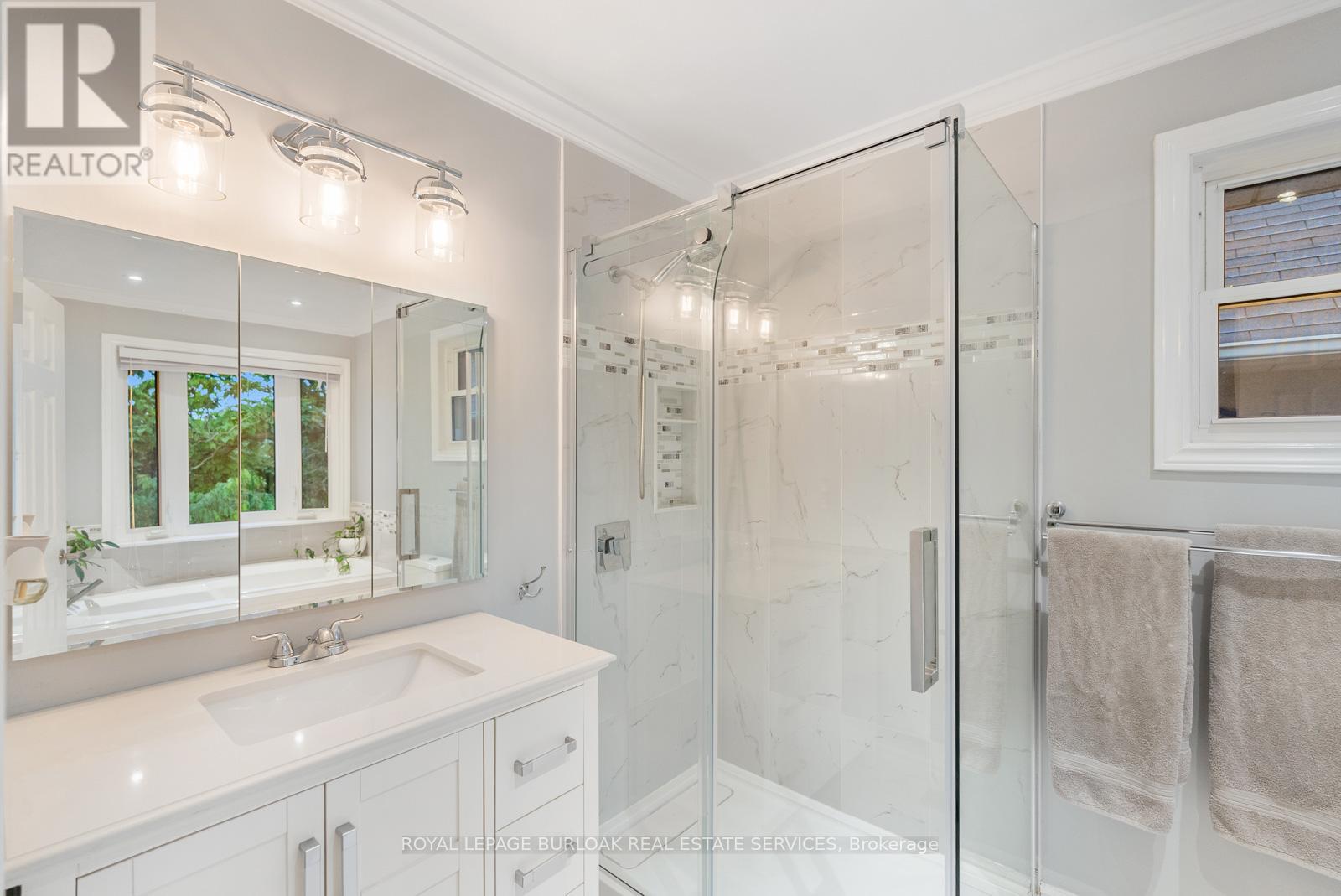 4456 Idlewilde Crescent, Mississauga (Central Erin Mills), Ontario  L5M 4E3 - Photo 17 - W12075029