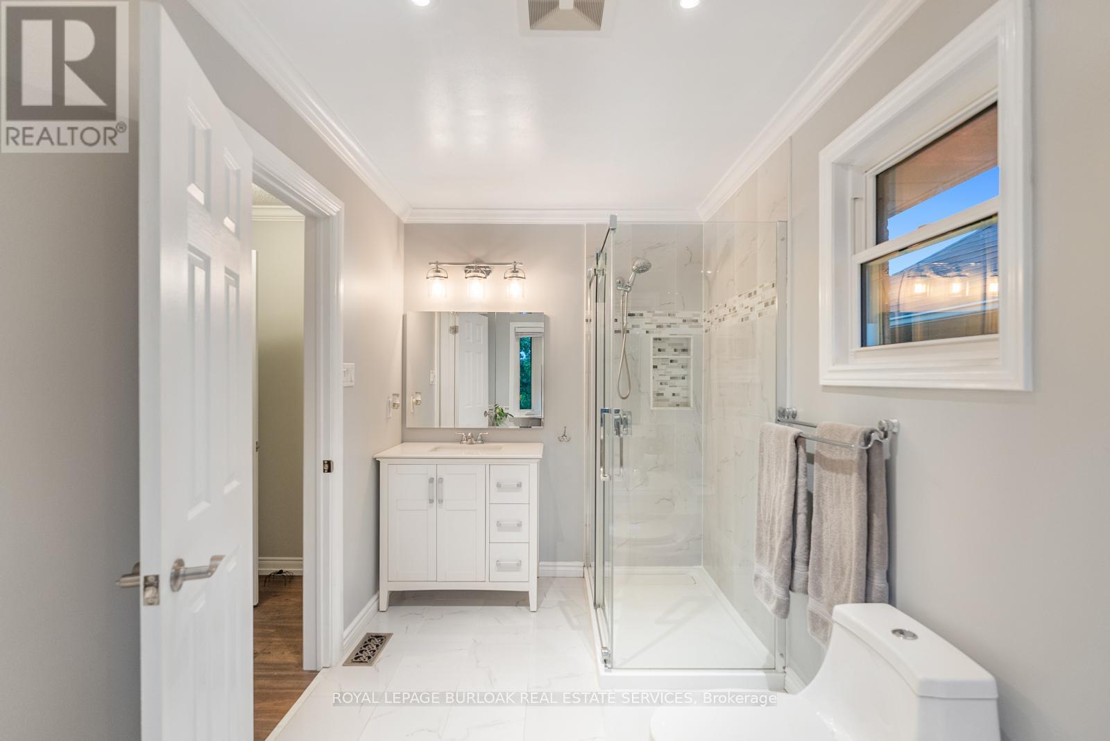4456 Idlewilde Crescent, Mississauga (Central Erin Mills), Ontario  L5M 4E3 - Photo 19 - W12075029