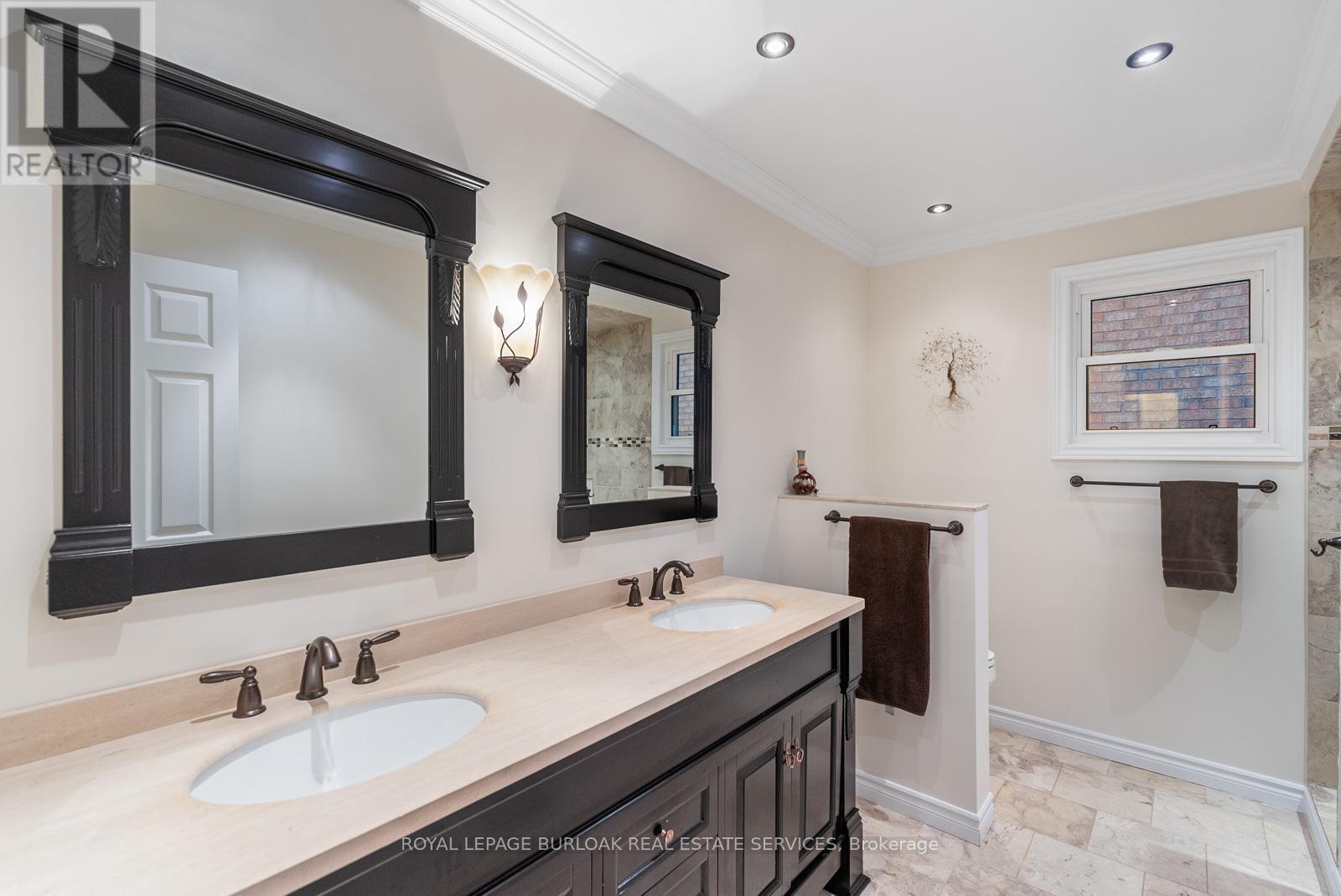 4456 Idlewilde Crescent, Mississauga (Central Erin Mills), Ontario  L5M 4E3 - Photo 23 - W12075029