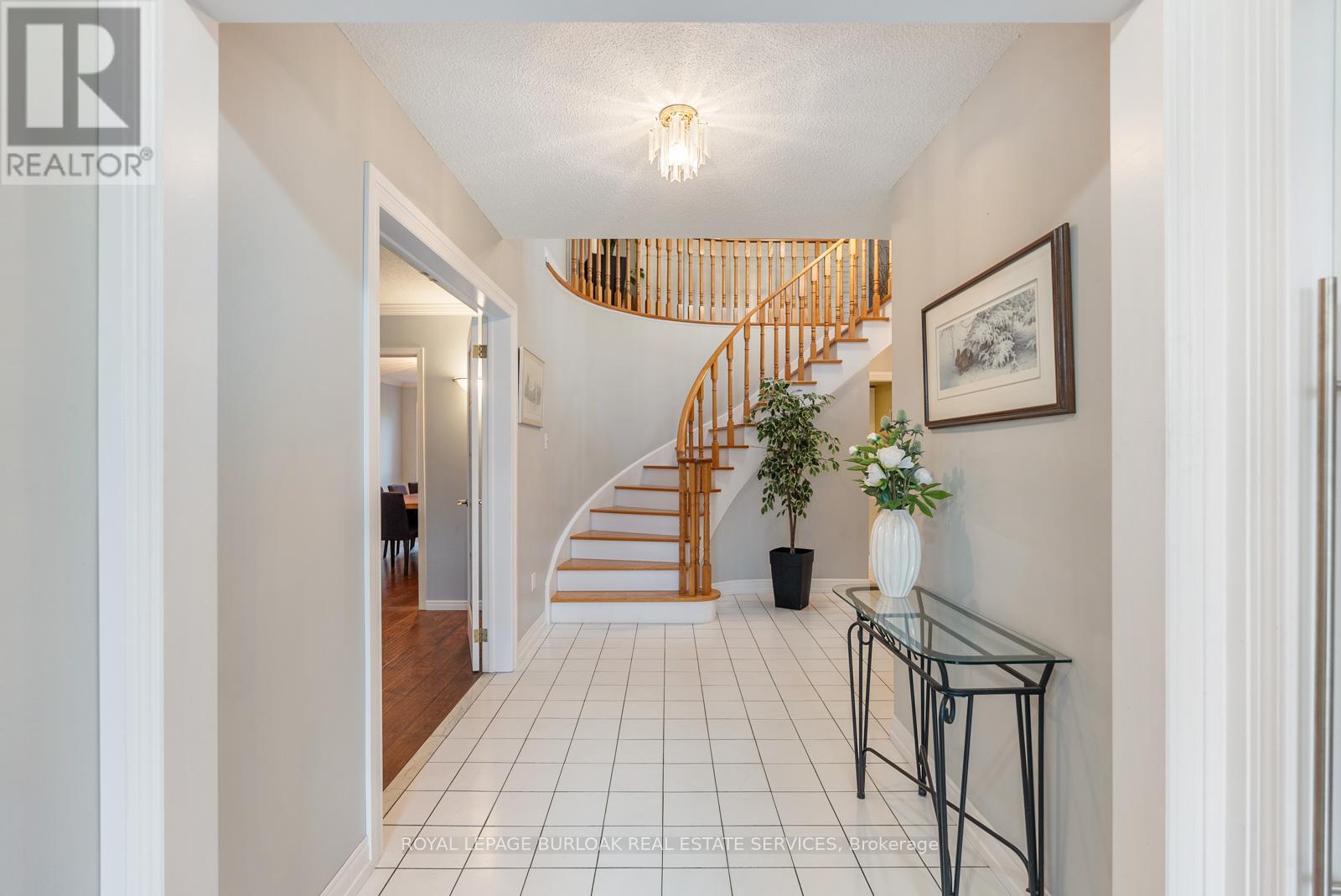 Property at 4456 IDLEWILDE CRESCENT image 3