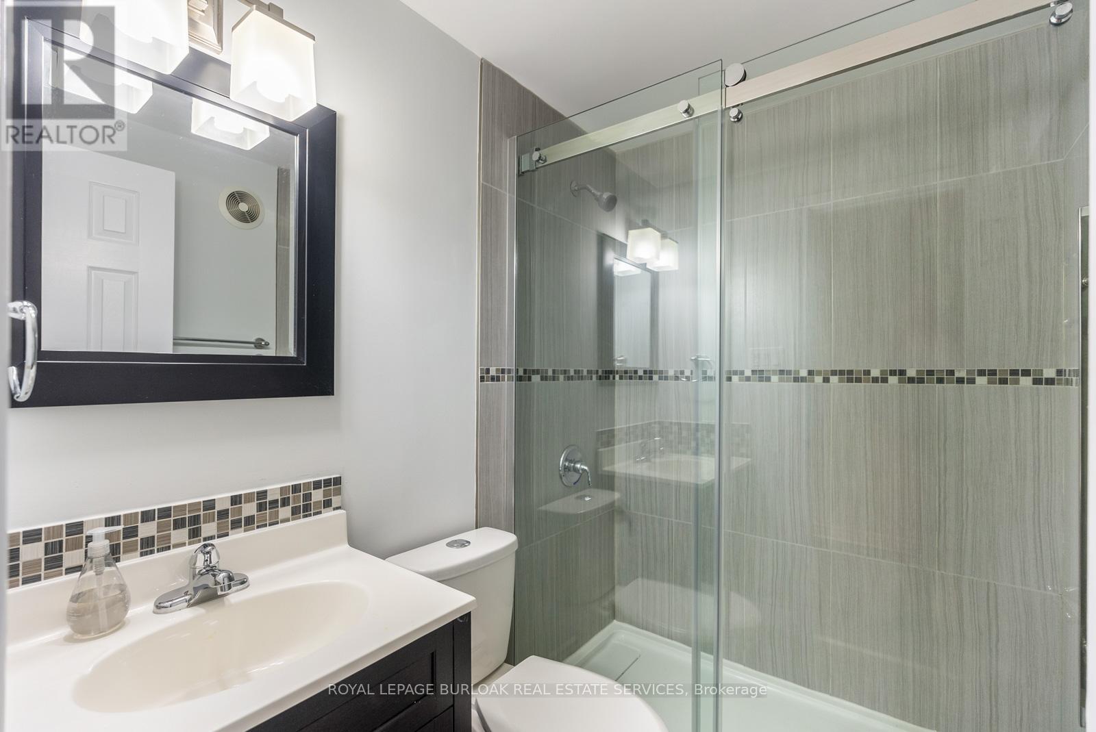 4456 Idlewilde Crescent, Mississauga (Central Erin Mills), Ontario  L5M 4E3 - Photo 33 - W12075029