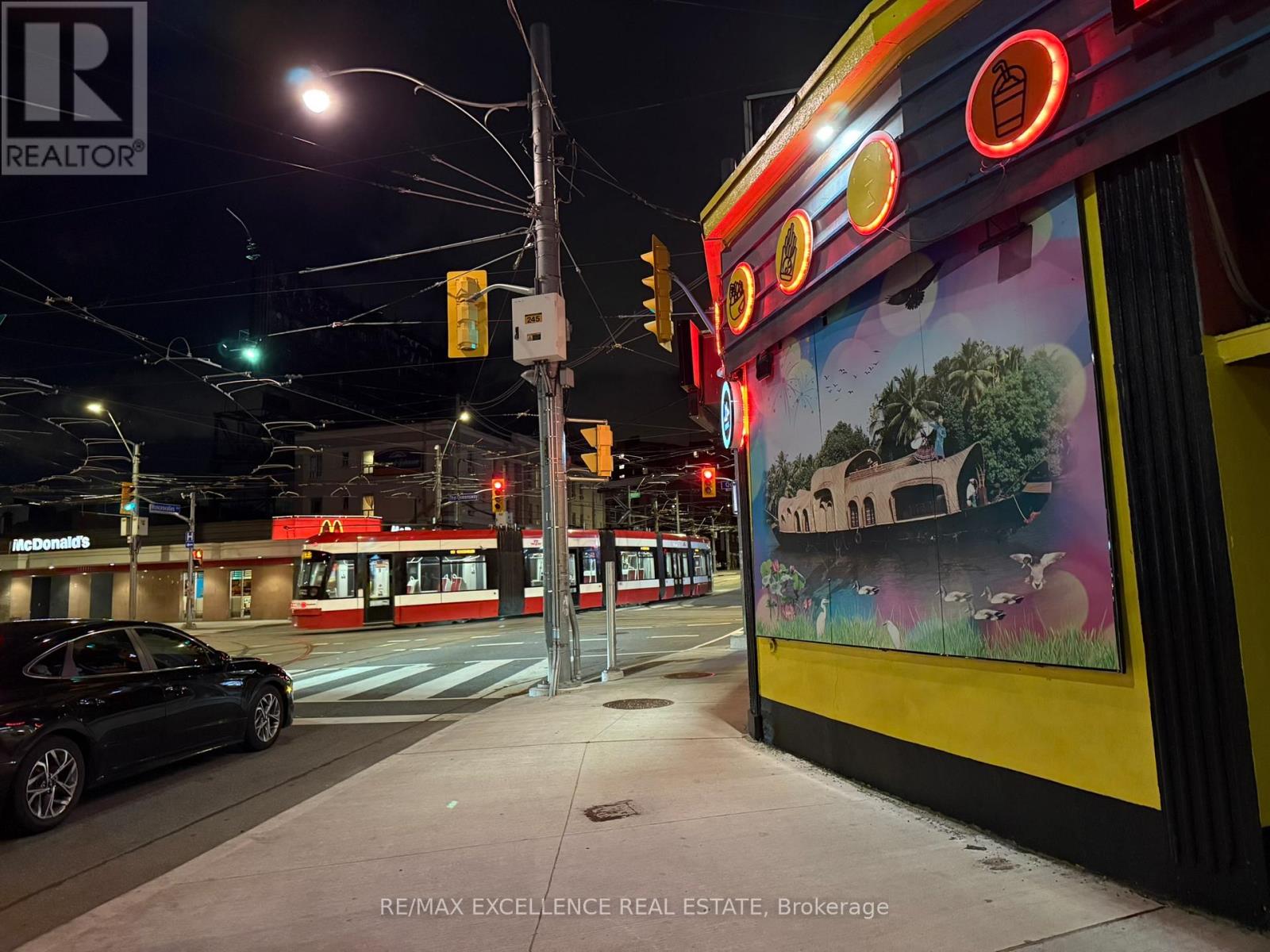 1647 Queen Street W, Toronto, Ontario  M6R 1A9 - Photo 9 - W12075099