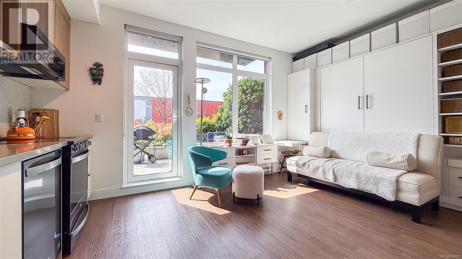 219 515 Chatham St, Victoria, British Columbia  V8T 0C8 - Photo 13 - 994557