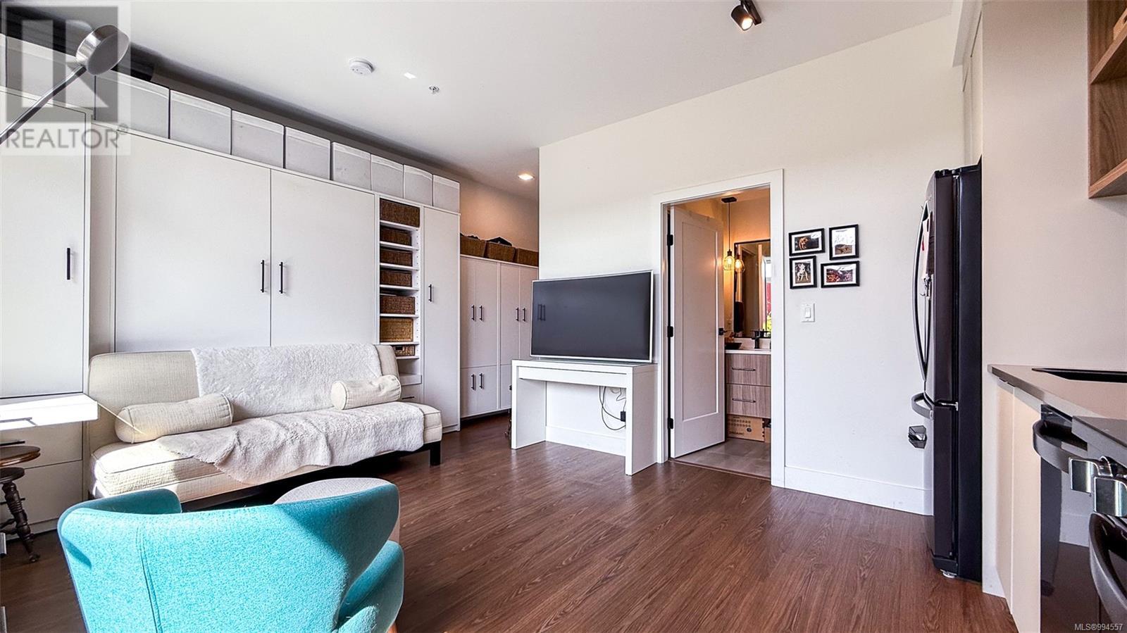 219 515 Chatham St, Victoria, British Columbia  V8T 0C8 - Photo 15 - 994557