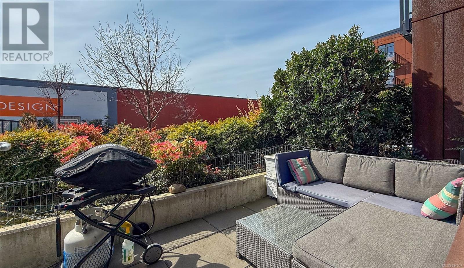 219 515 Chatham St, Victoria, British Columbia  V8T 0C8 - Photo 32 - 994557