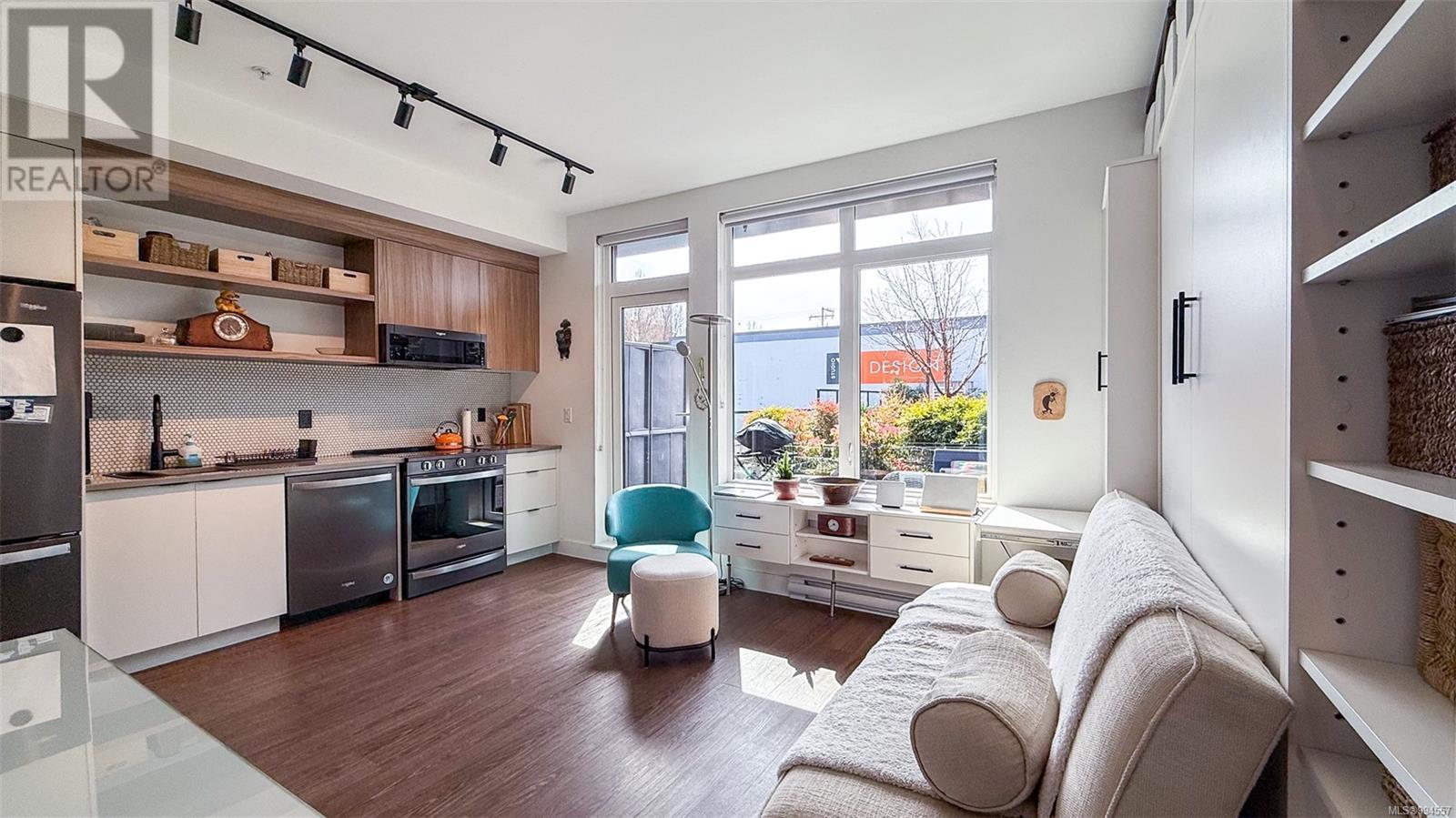 219 515 Chatham St, Victoria, British Columbia  V8T 0C8 - Photo 4 - 994557