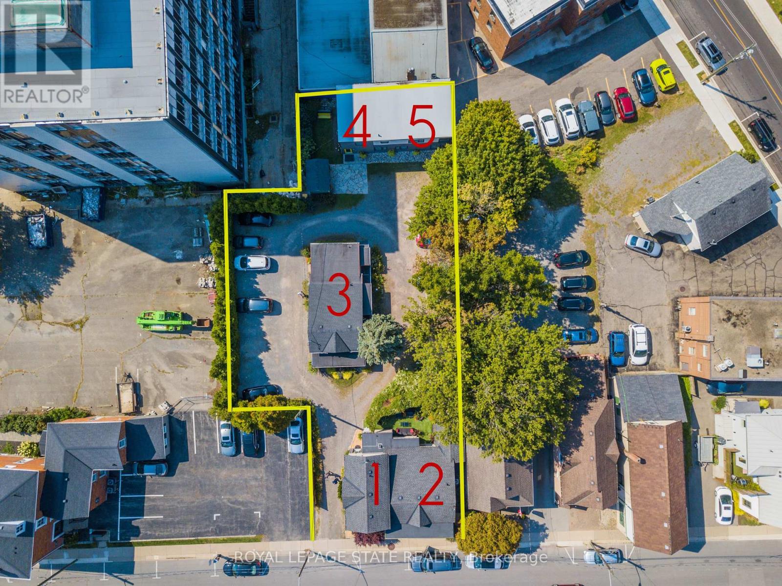 65 Queen Street, St. Catharines, Ontario  L2R 5G9 - Photo 1 - X12075021