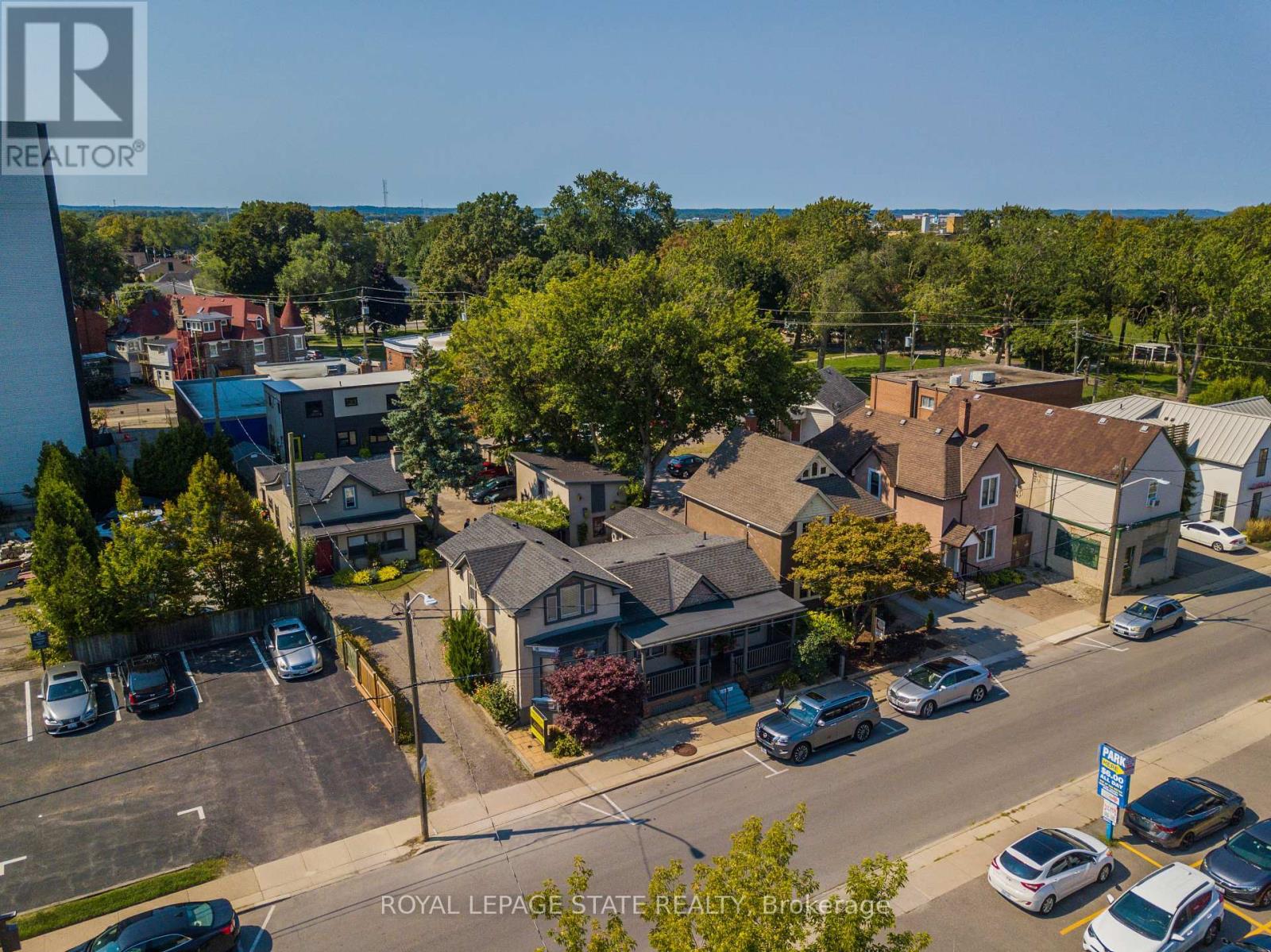 65 Queen Street, St. Catharines, Ontario  L2R 5G9 - Photo 2 - X12075021
