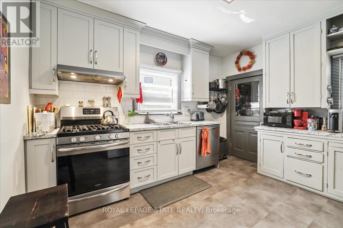 65 Queen Street, St. Catharines, Ontario  L2R 5G9 - Photo 24 - X12075021