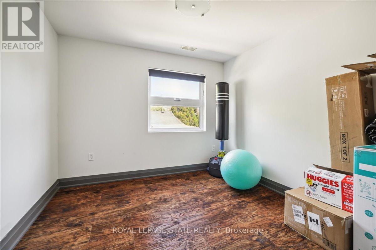 65 Queen Street, St. Catharines, Ontario  L2R 5G9 - Photo 37 - X12075021