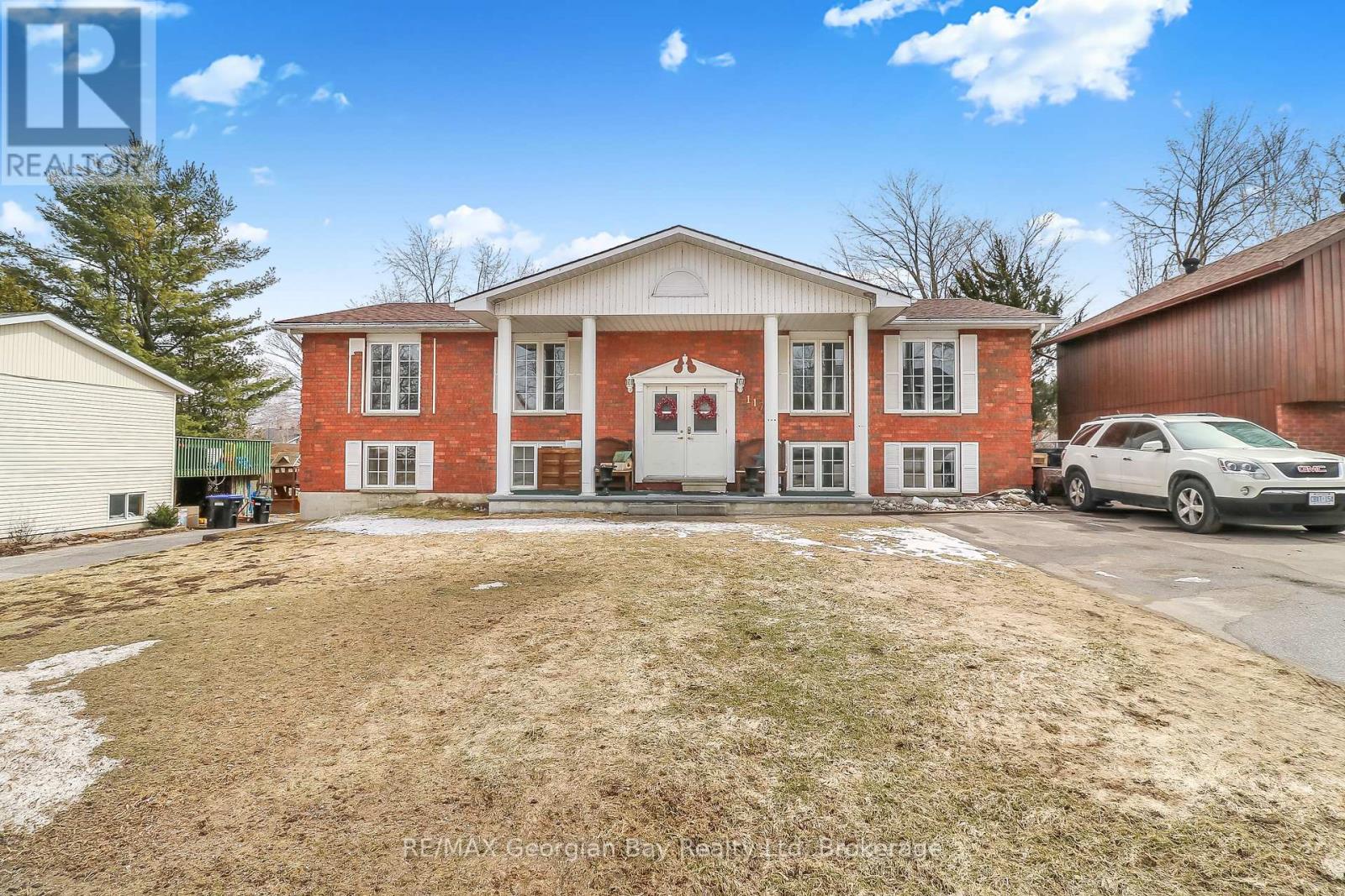 117 Bay Street, Tay, Ontario  L0K 2A0 - Photo 2 - S12075225