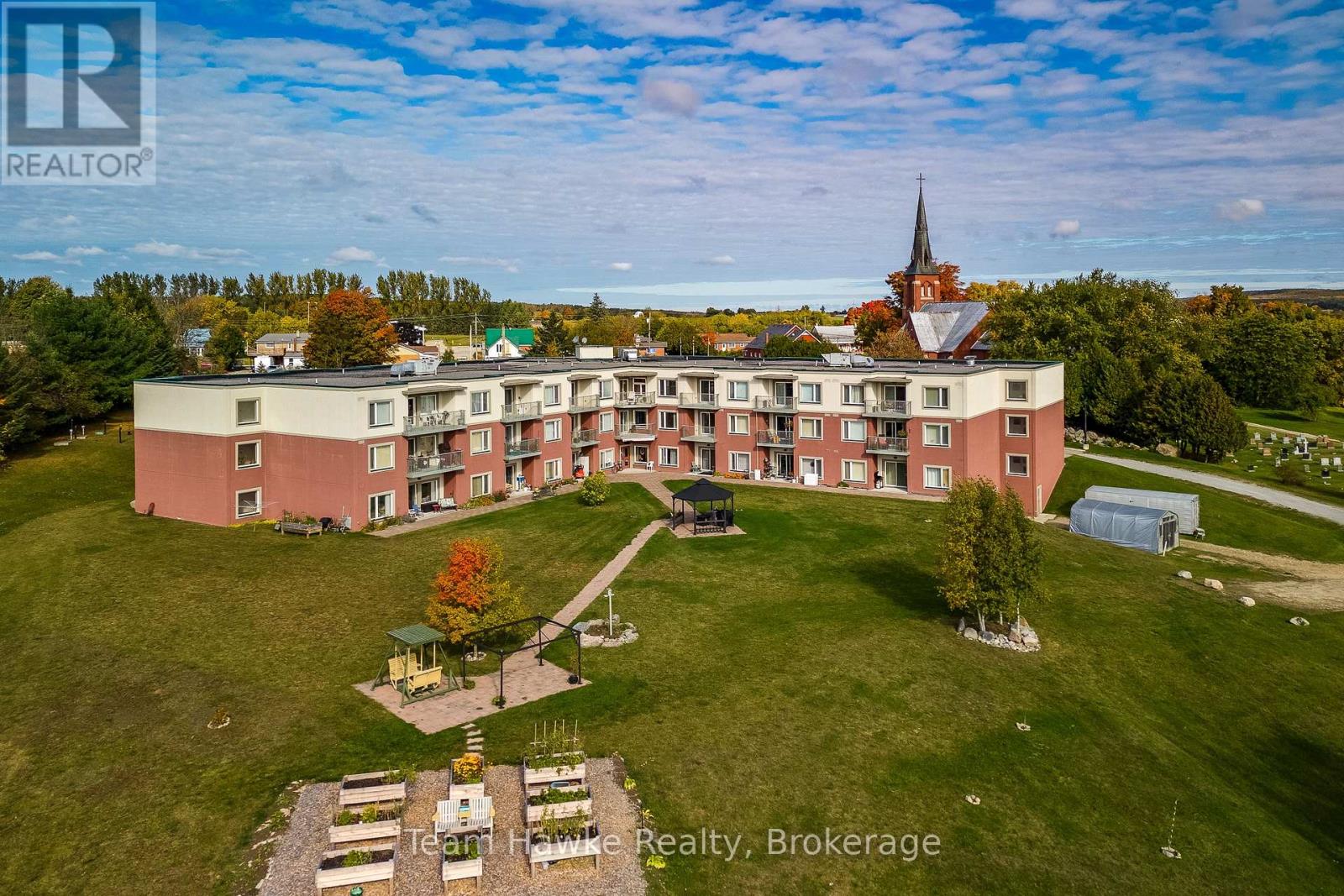 Property at 108 - 333 RUE LAFONTAINE ROAD image 1