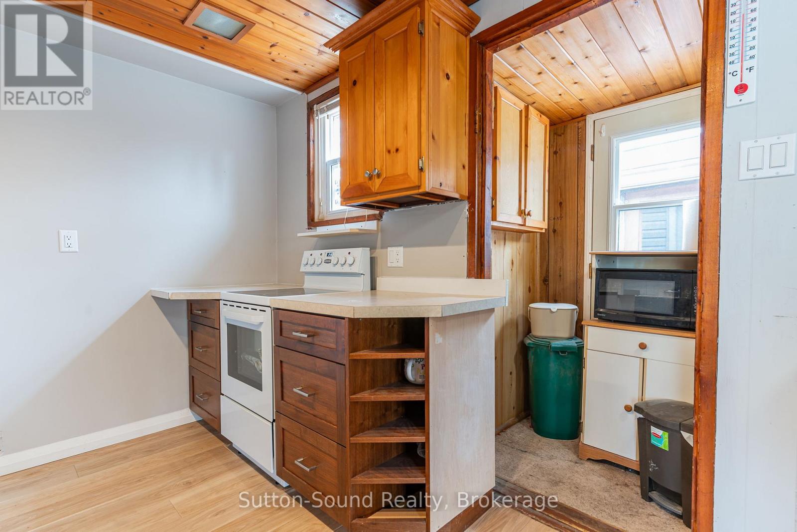 3 South Oliphant Road, South Bruce Peninsula, Ontario  N0H 2T0 - Photo 11 - X12075232