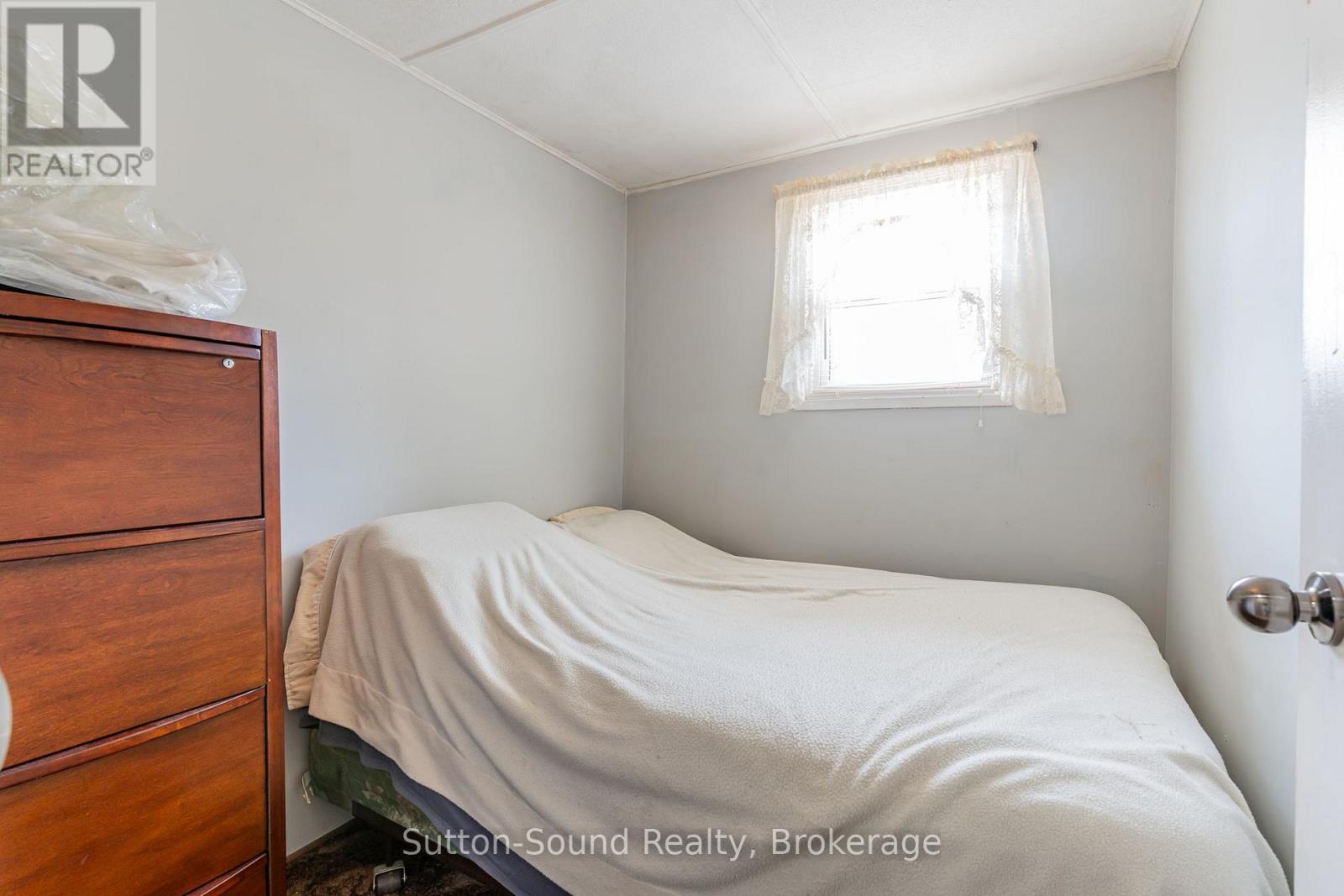 3 South Oliphant Road, South Bruce Peninsula, Ontario  N0H 2T0 - Photo 15 - X12075232