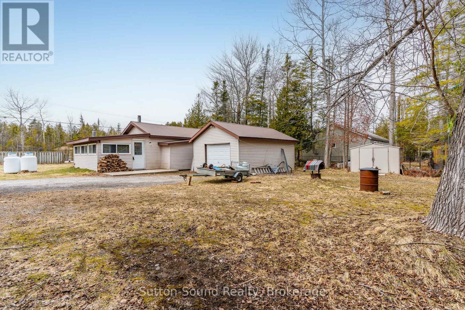 3 South Oliphant Road, South Bruce Peninsula, Ontario  N0H 2T0 - Photo 2 - X12075232