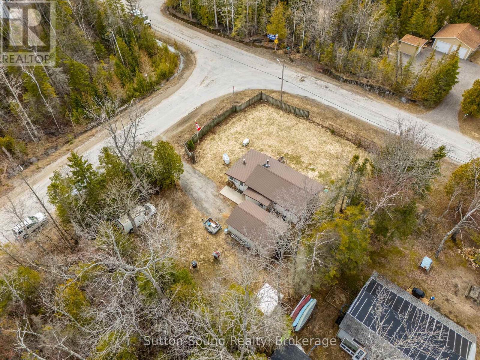 3 South Oliphant Road, South Bruce Peninsula, Ontario  N0H 2T0 - Photo 25 - X12075232